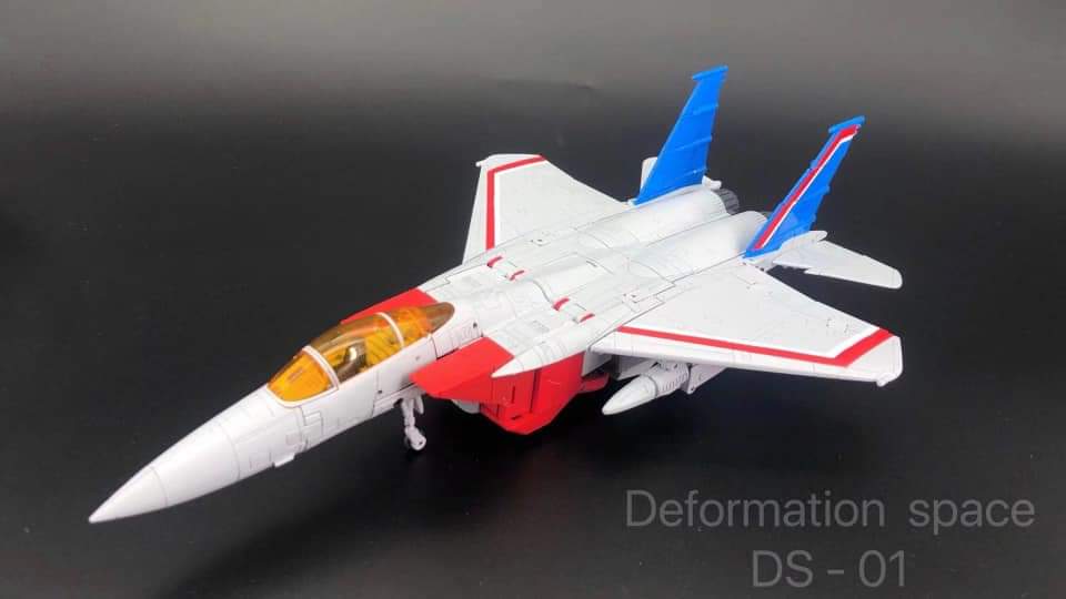 Deformation Space DS 01 Crimson Wings Red Spider G1 Aircraft Model - Transformable Robot Toy for Collectors & Gifts | Perfect for Display, Anime Fans & Sci-Fi Enthusiasts