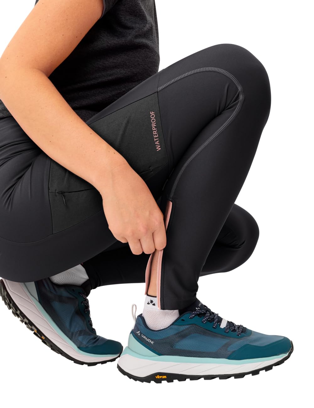 VAUDE Women's Elope Tights - Lightweight Hiking Pants for Outdoor Adventures, Travel & Yoga | Quick-Dry & Stretchable Activewear