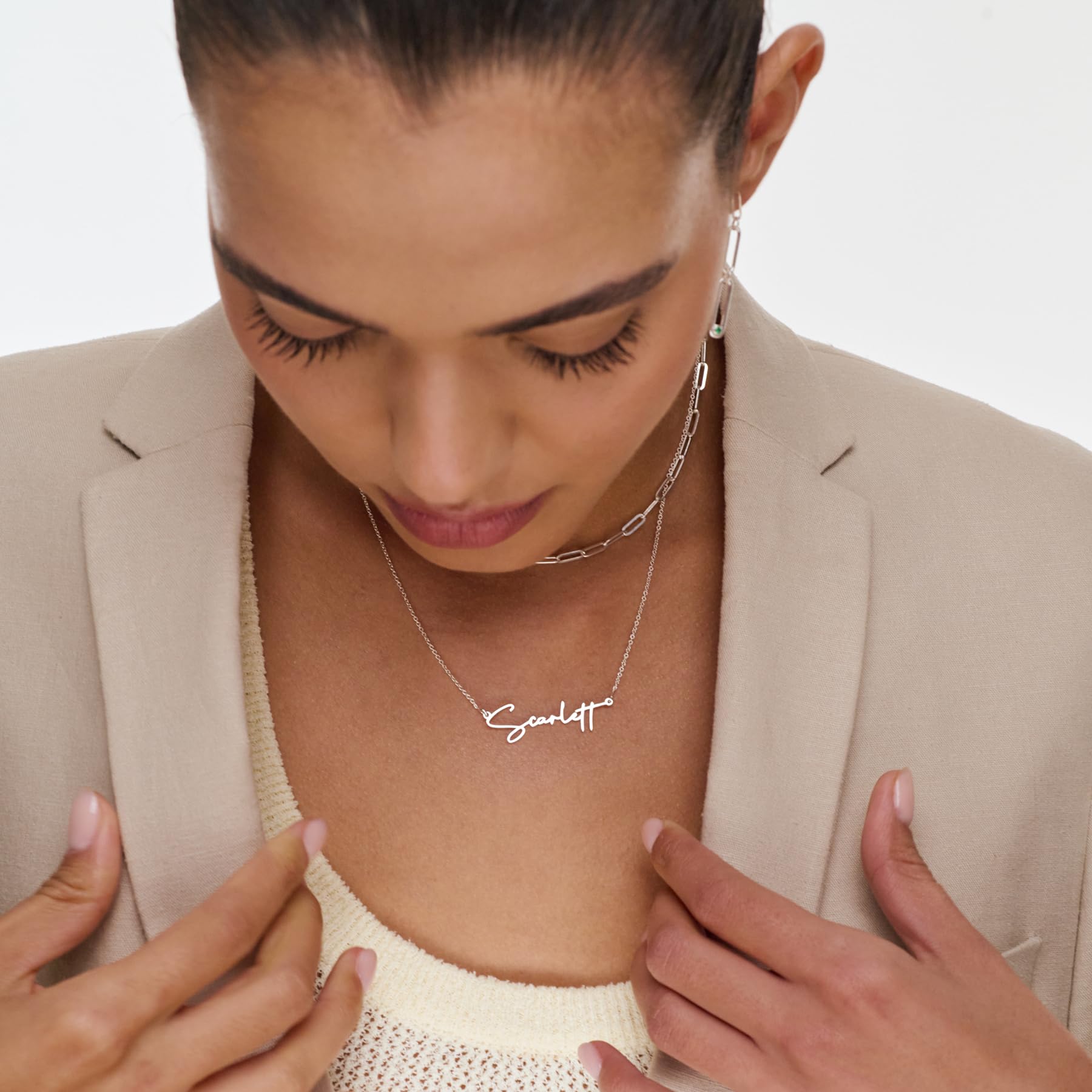 OAK & LUNA Custom Name Necklace - Personalized Belle Jewelry for Women, Engraved Gold/Silver Pendant, Gift for Her - Perfect for Birthdays, Anniversaries & Special Occasions