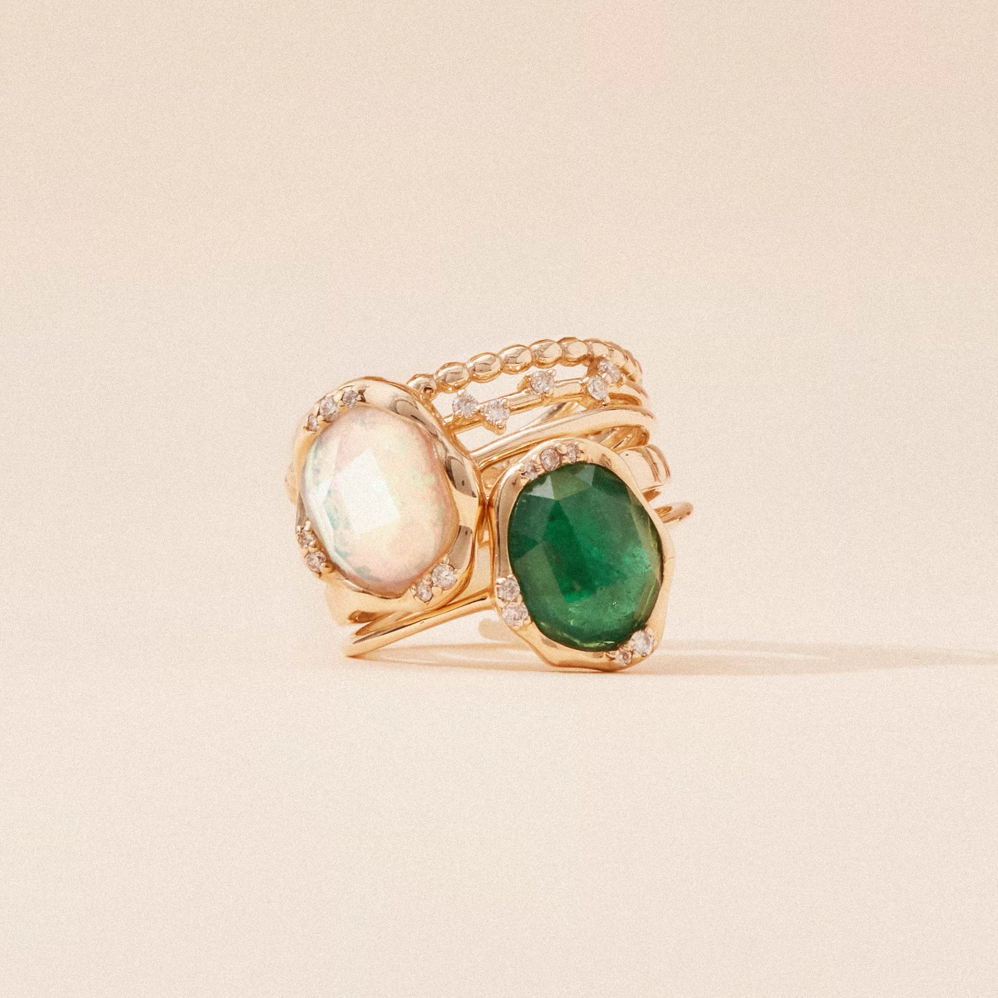 14K Yellow Gold Emerald Diamond Mood Ring - Elegant Jewelry with Genuine Emerald & Brilliant Diamonds for Women - Perfect for Gifts, Anniversaries & Special Occasions