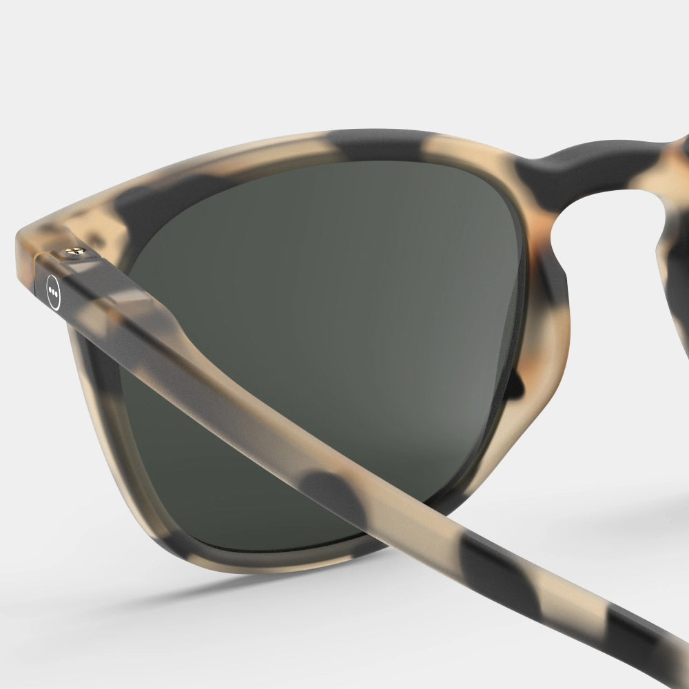 Stylish Polarized Sunglasses for Men & Women - Light Tortoise Frame with UV Protection - Perfect for Driving, Beach, and Outdoor Activities