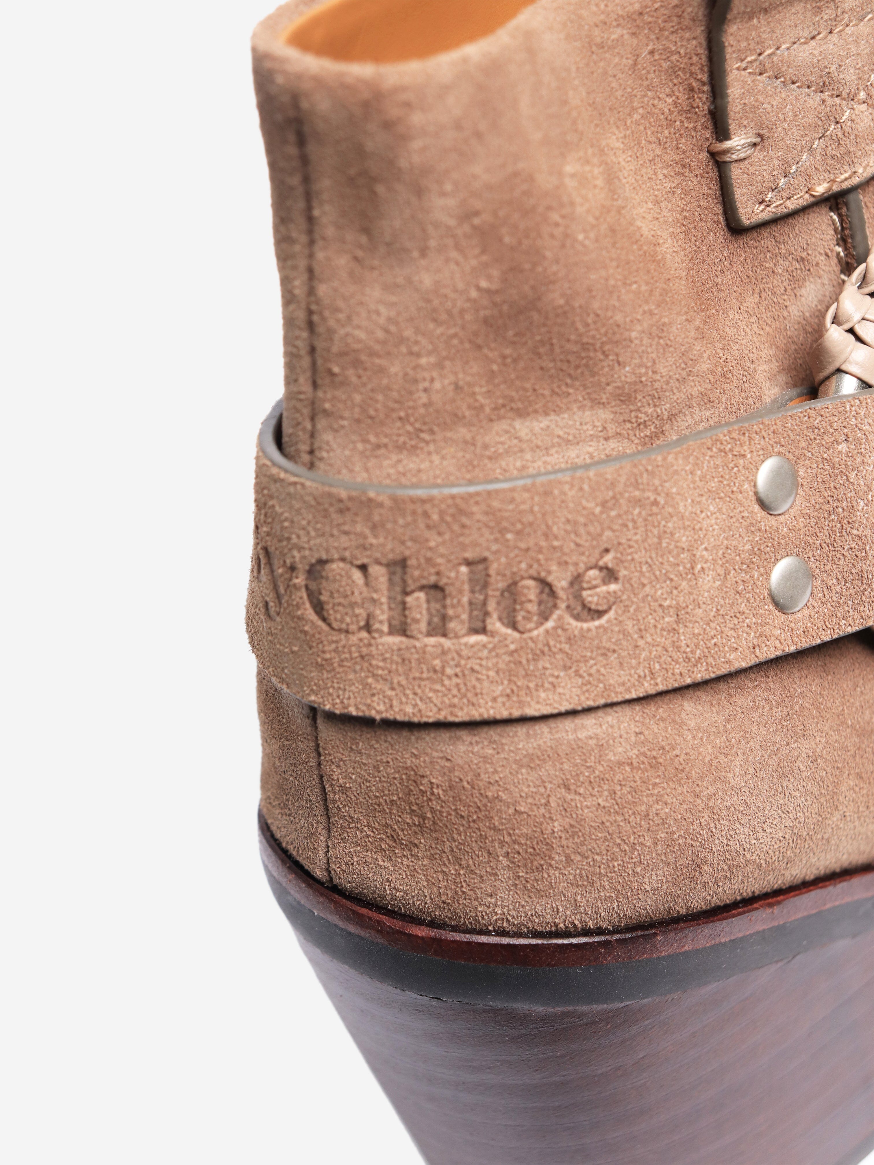 Stylish Brown Suede Ankle Boots for Women - EU 41 (UK 8) - Perfect for Fall Fashion, Casual Outfits & Everyday Wear