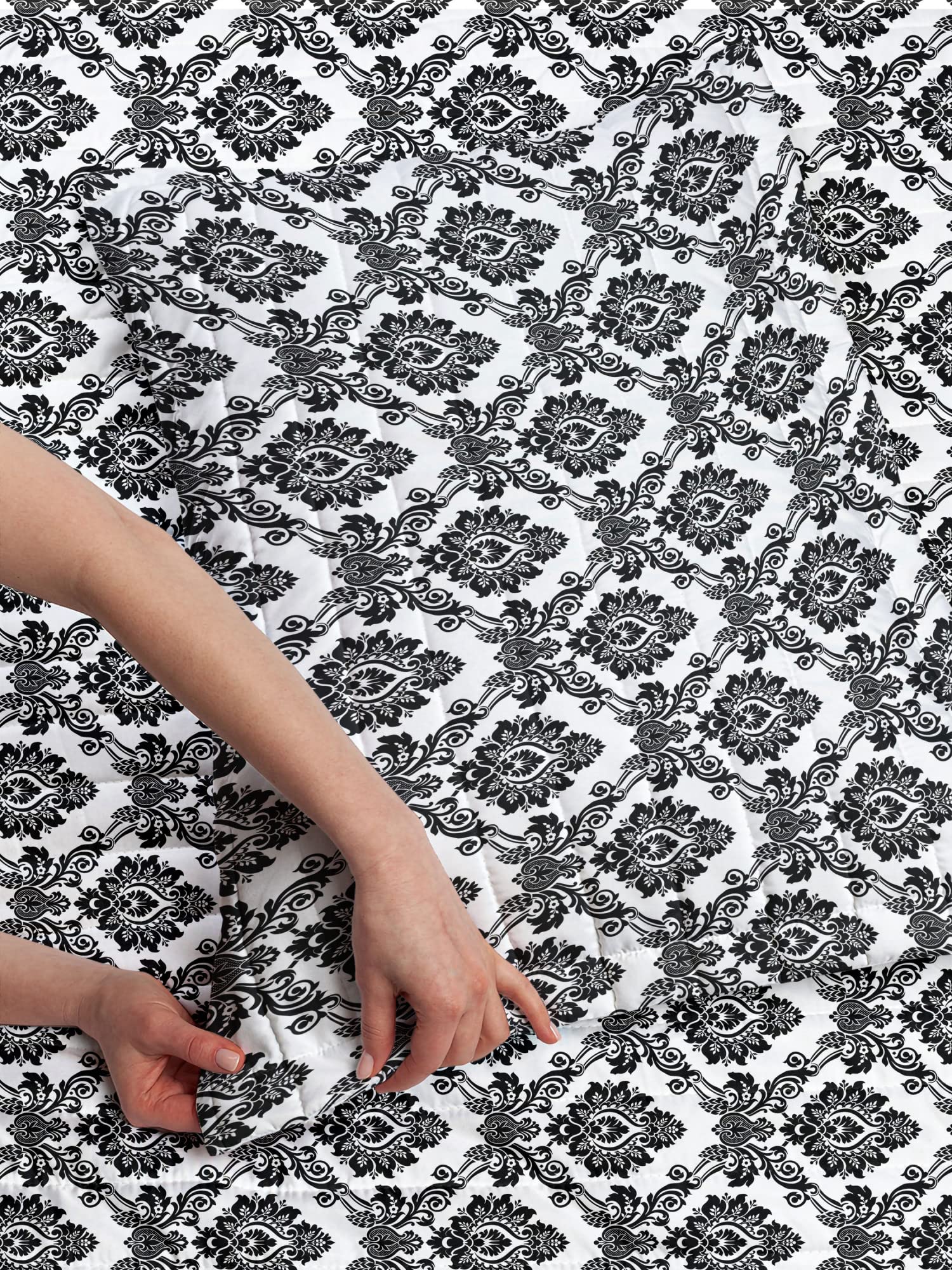 Lunarable Damask Microfiber Bedspread Set - Queen Size White & Black Antique Floral Pattern Bedding with Pillow Shams & Comforter | Soft Traditional Monochrome Design for Master Bedroom, Guest Room & Luxury Hotel Decor