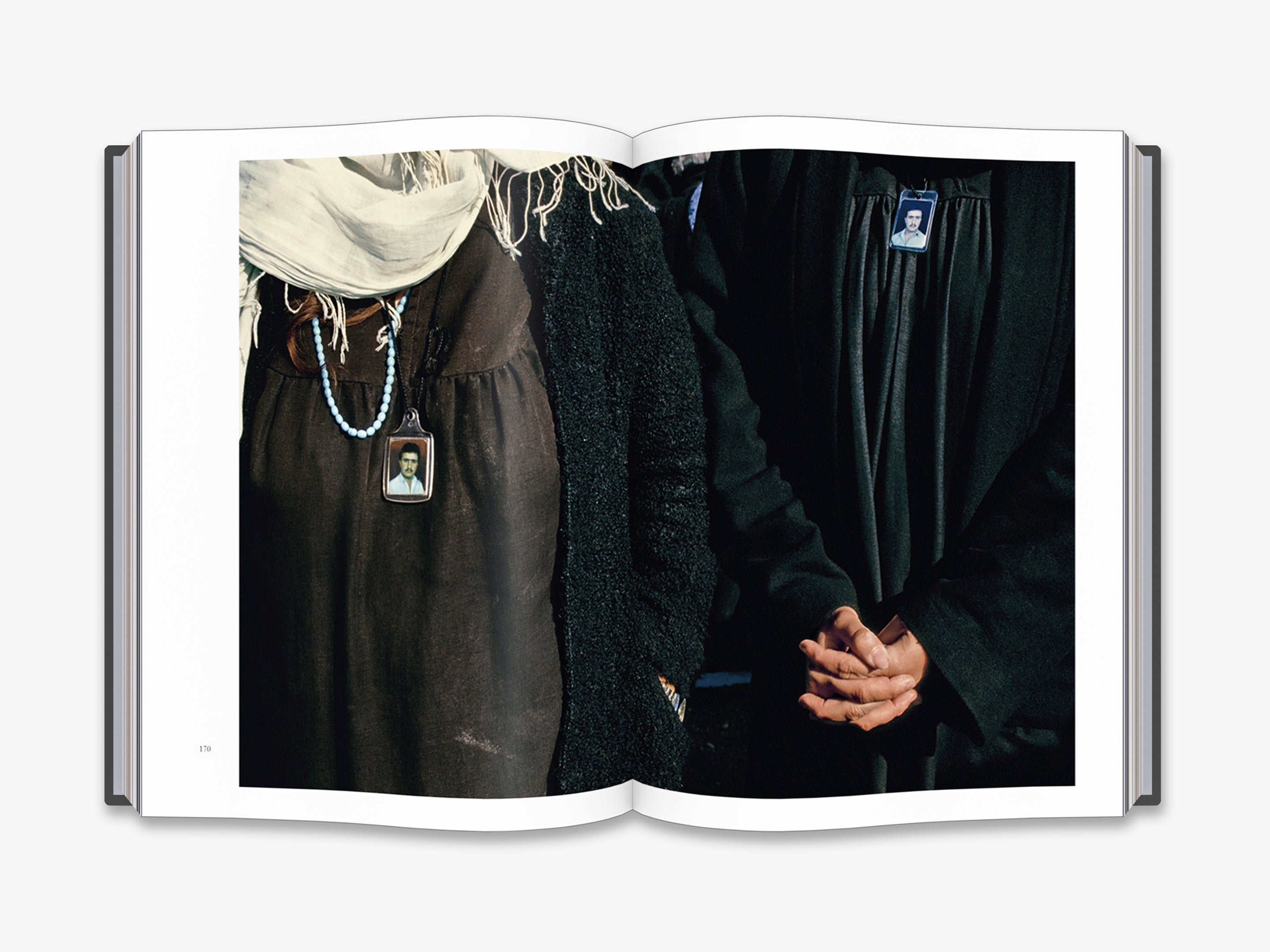 Susan Meiselas: On the Frontline - Powerful Documentary Photography Book - Perfect for Art Collectors, History Enthusiasts & Photography Students