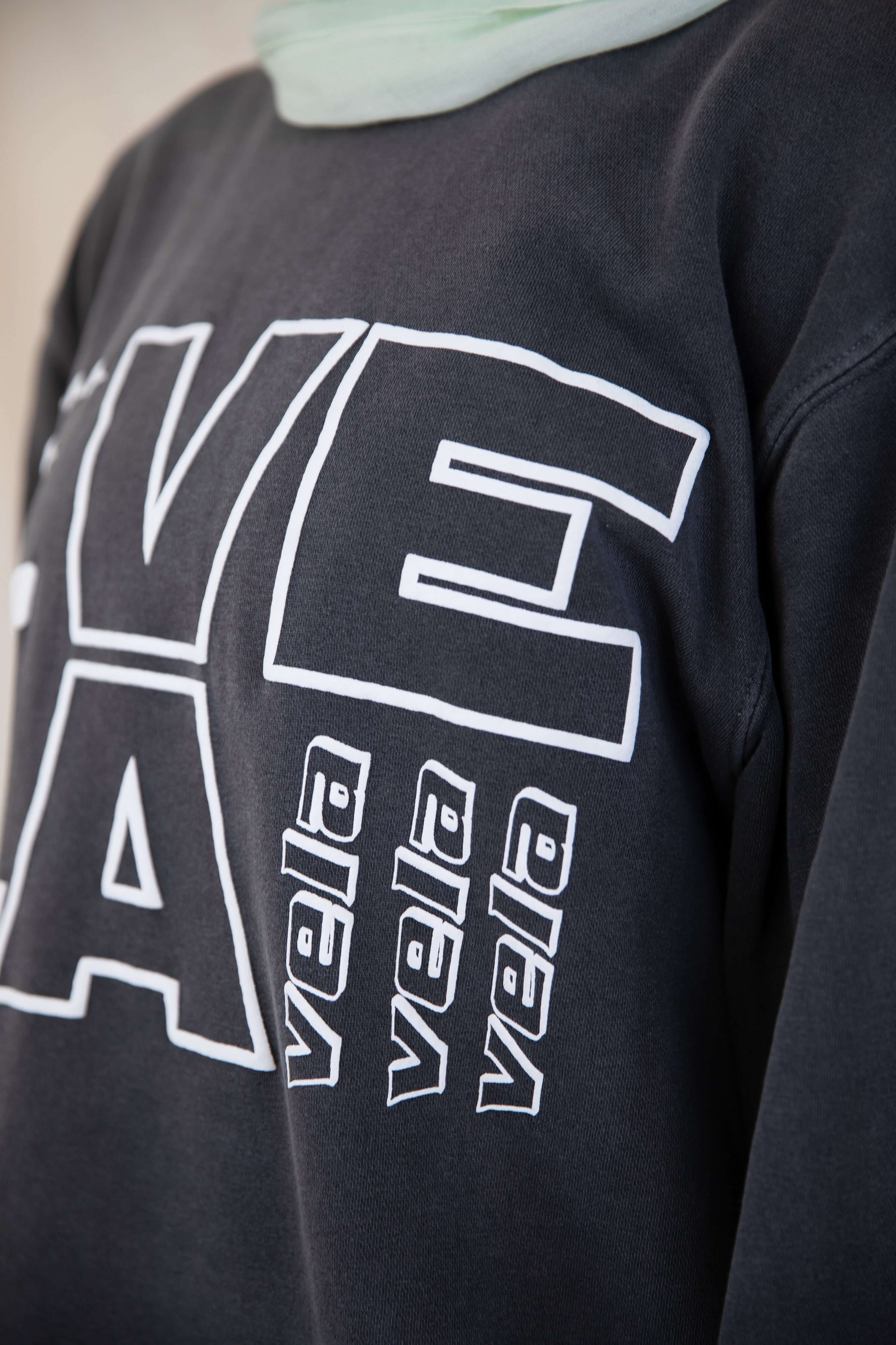 Vela Print Crewneck Sweatshirt - Soft Cotton Unisex Pullover for Men & Women - Casual Streetwear for Everyday Wear, Gym, and Outdoor Activities