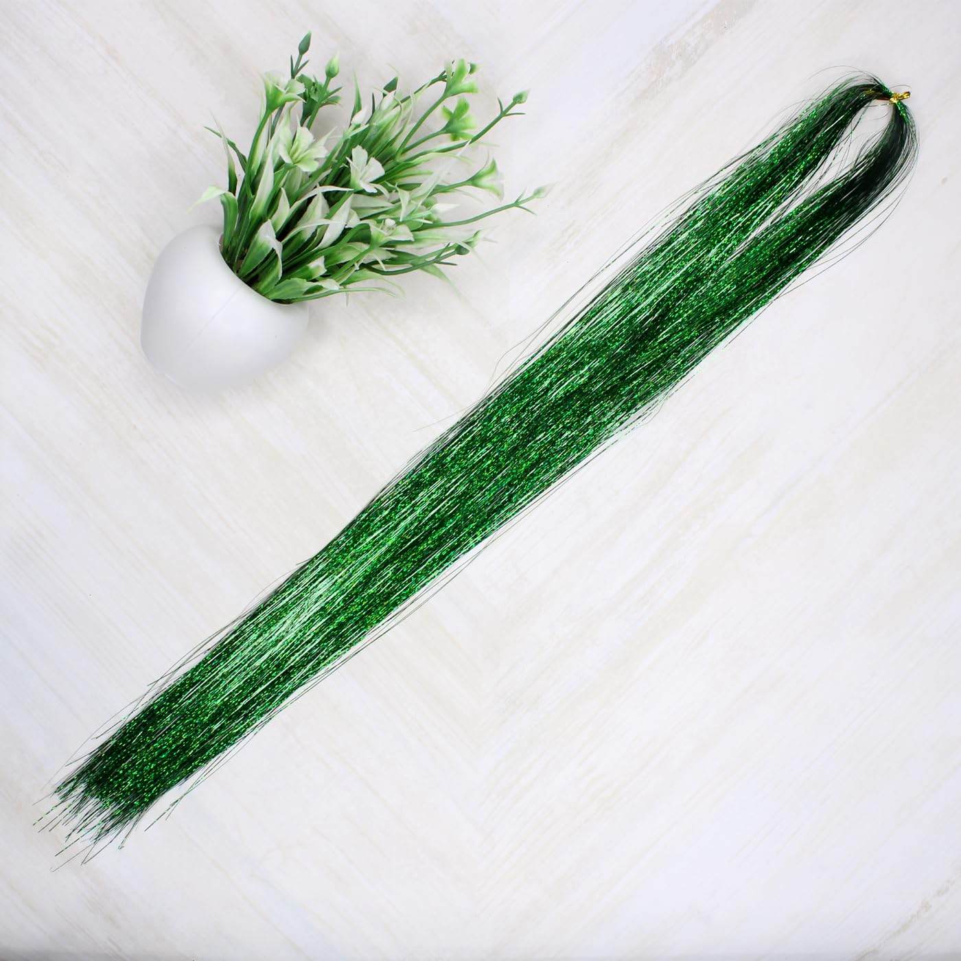 Confidence Hair Streak & Glitter Hair Extension - Green Temporary Hair Highlights for Girls & Women - Perfect for Parties, Halloween & Cosplay (Pack of 1)
