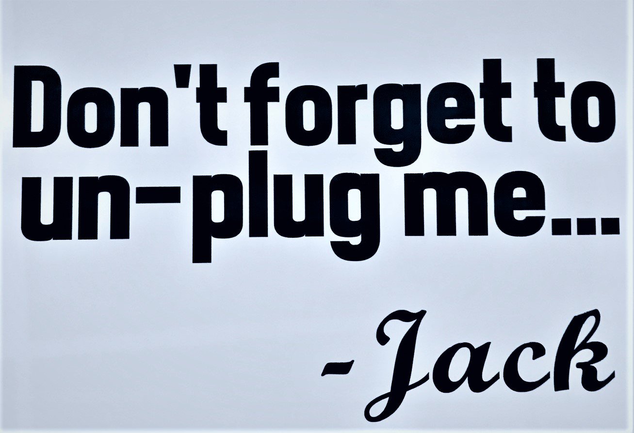 This Is Us Jack Pearson 'Don't Forget To Unplug Me' Instant Pot Crock Pot Vinyl Decal Sticker - Funny Kitchen Decor for Slow Cooker & Pressure Cooker