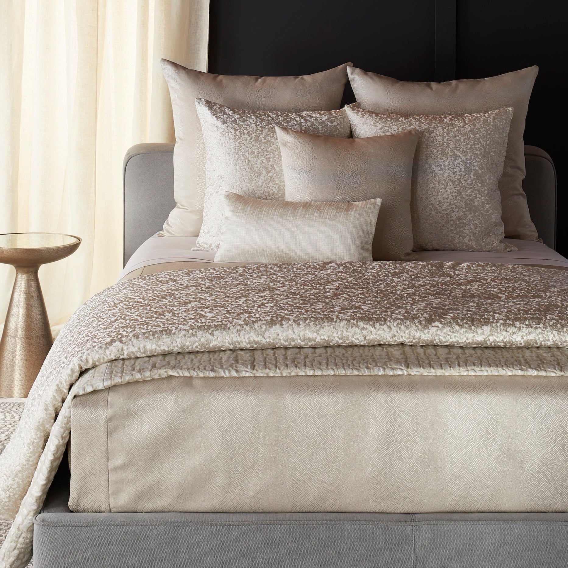 Komodo Coverlet - Soft & Lightweight Bed Blanket for All Seasons - Perfect for Bedroom, Living Room, or Travel Use