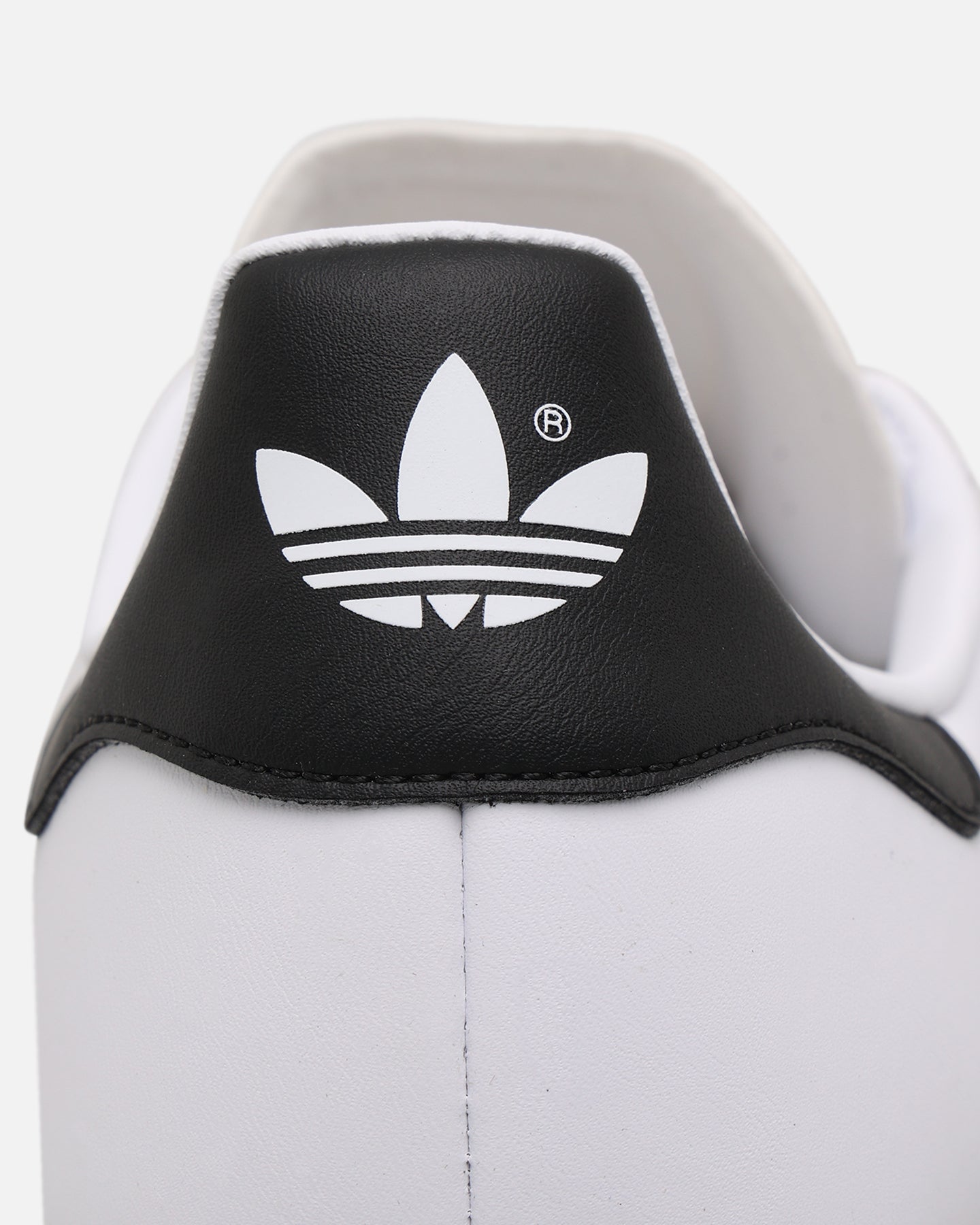 Adidas Gazelle Sneakers White/Gum - Classic Comfortable Running Shoes for Men & Women - Perfect for Gym, Workout, and Casual Wear