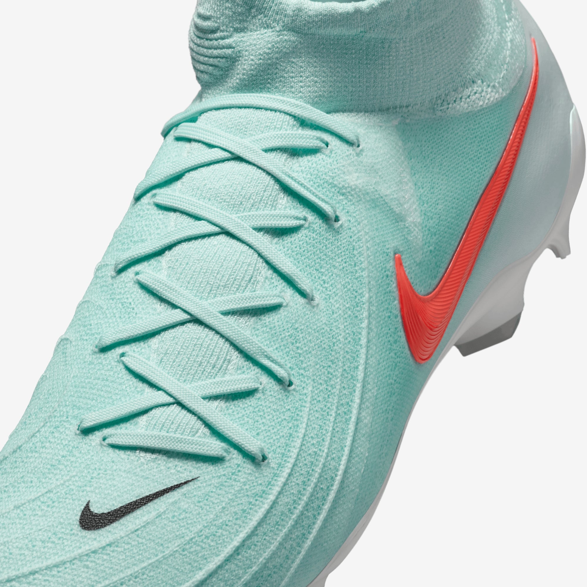 Nike Phantom Luna 2 Pro FG Soccer Cleats - Lightweight Football Shoes for Men with Dynamic Fit Collar - Perfect for Turf, Artificial Grass & Firm Ground Matches