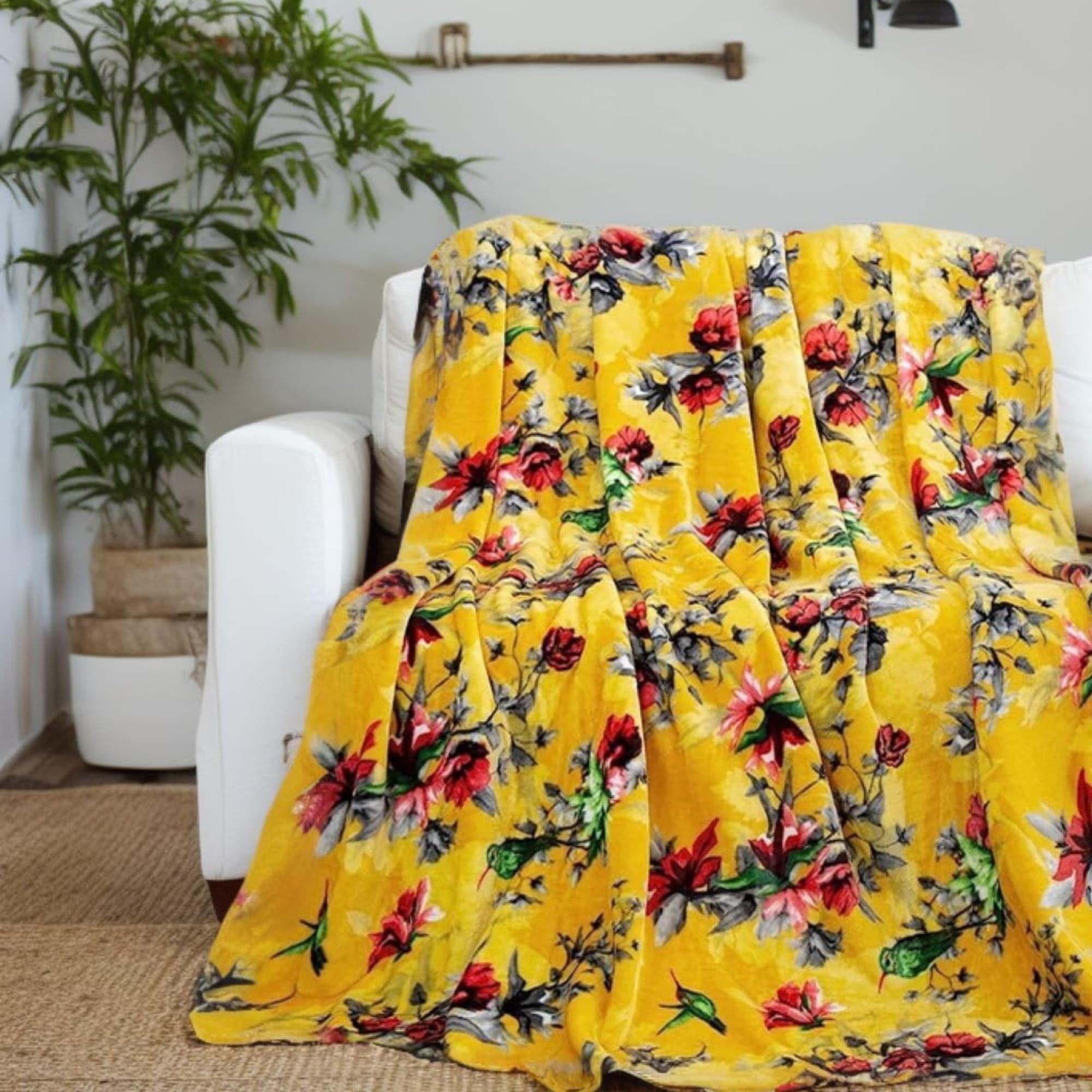 DaDa Bedding Vibrant Tropical Hummingbird Fleece Throw Blanket - Super Soft Faux Mink Blanket for Sofa, Couch & Bed - Cozy Lightweight 50