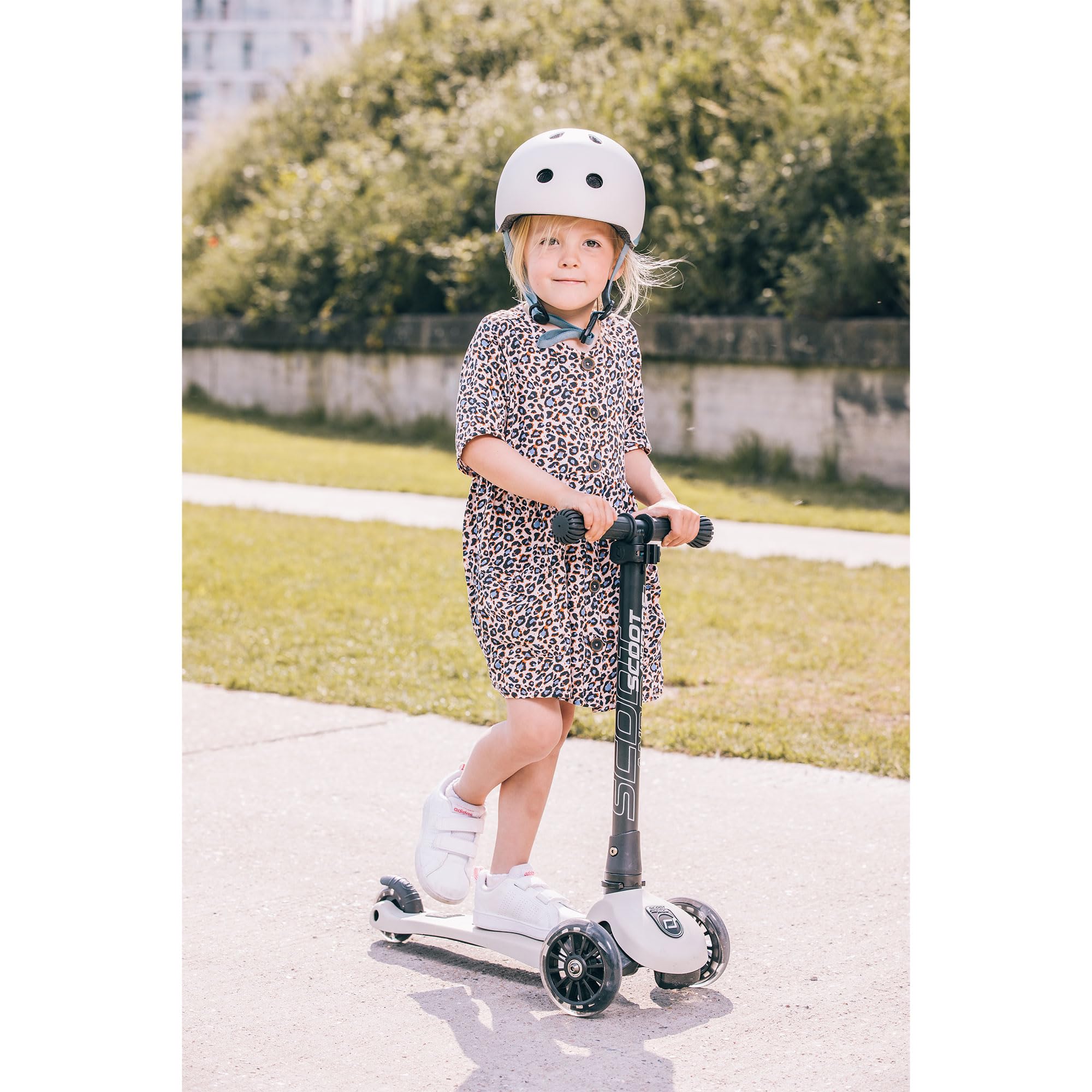 Best Scoot & Ride Stand-up Push Scooter for Toddlers - 3 Wheel Lightweight Kids Scooter with Adjustable Handlebar - Perfect for Outdoor Play, Park Rides & Learning Balance