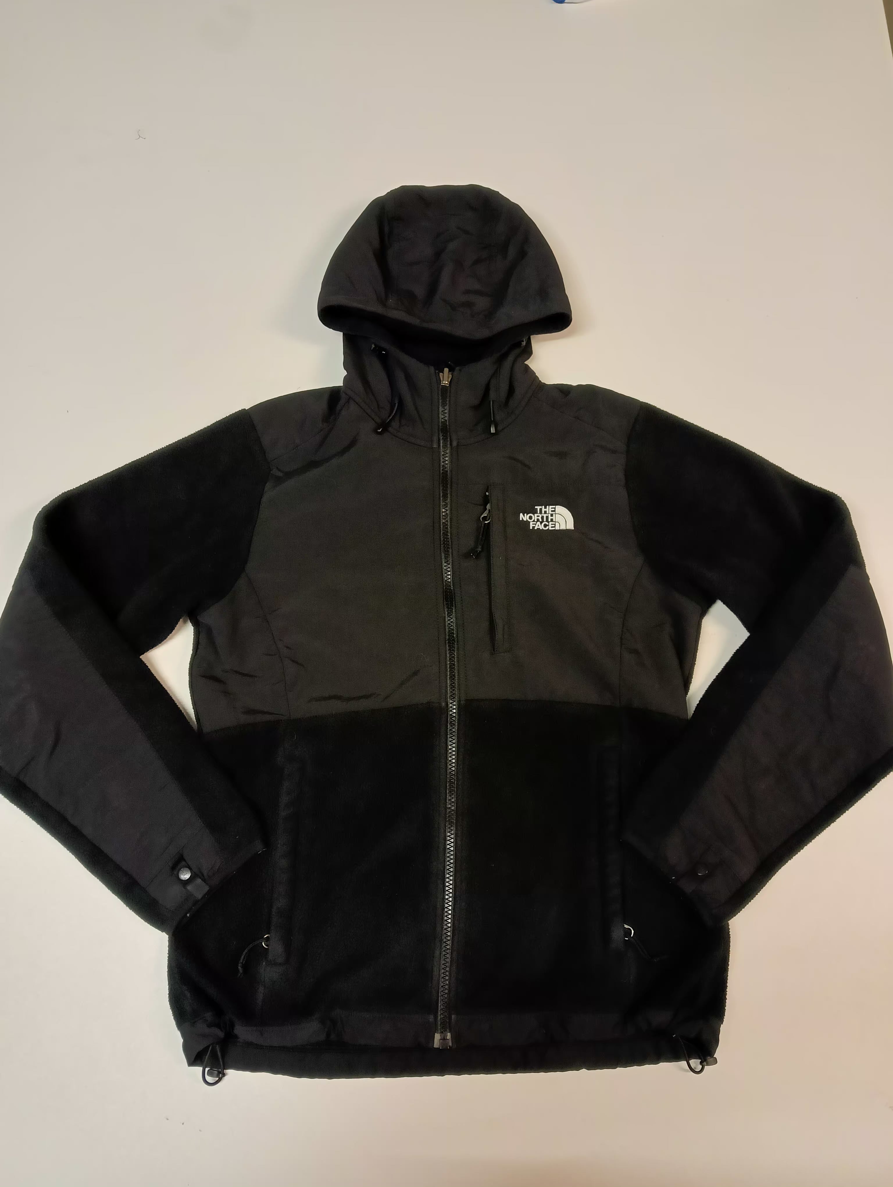 The North Face Vintage Jacket S 1367 - Retro Outdoor Windbreaker for Men & Women - Perfect for Hiking, Camping & Urban Style