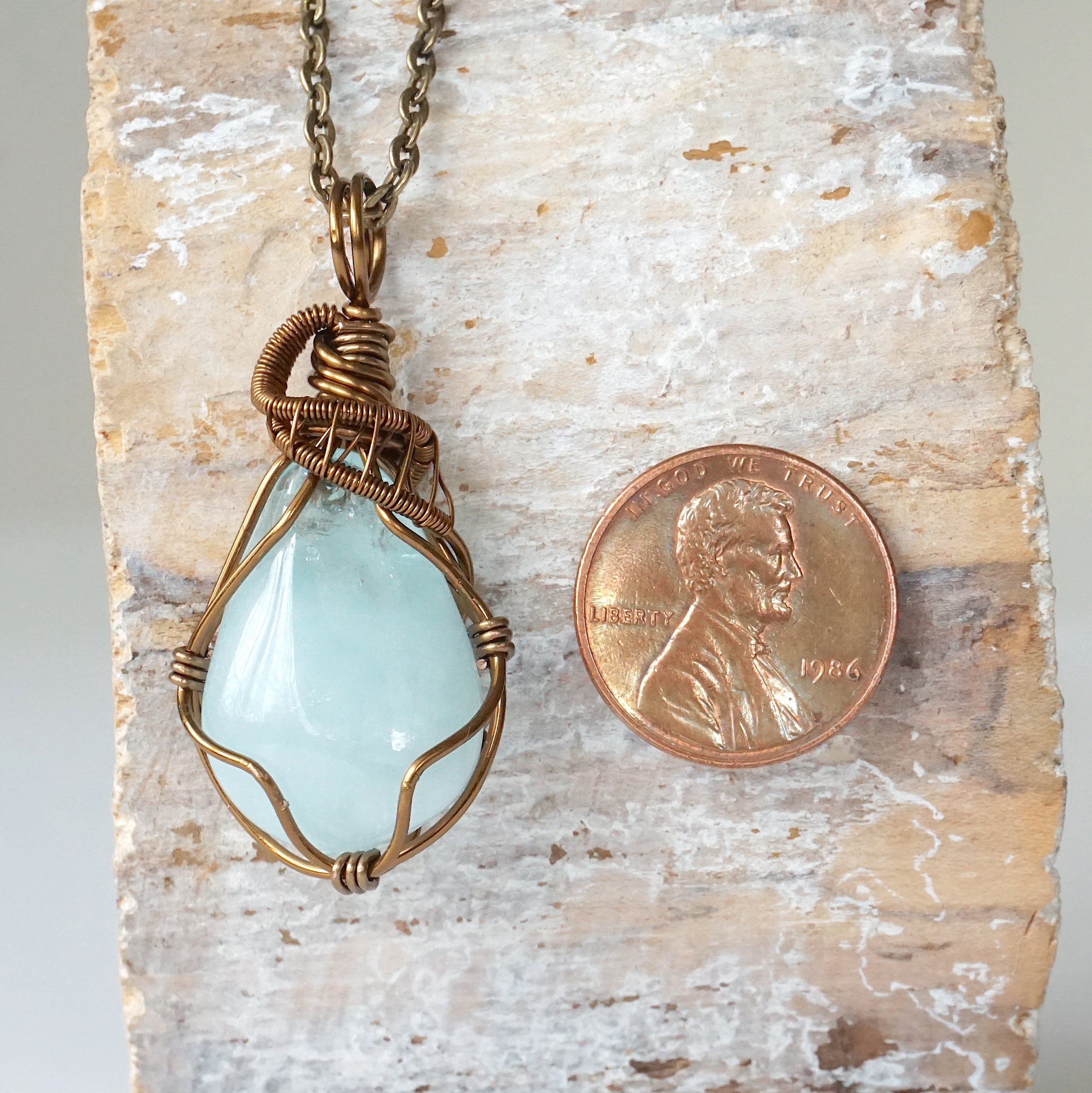 Natural Raw Aquamarine Crystal Pendant Necklace in Antique Bronze - Healing Stone Jewelry for Women, Spiritual Gift, Boho Chic Style Accessory for Meditation, Yoga & Everyday Wear