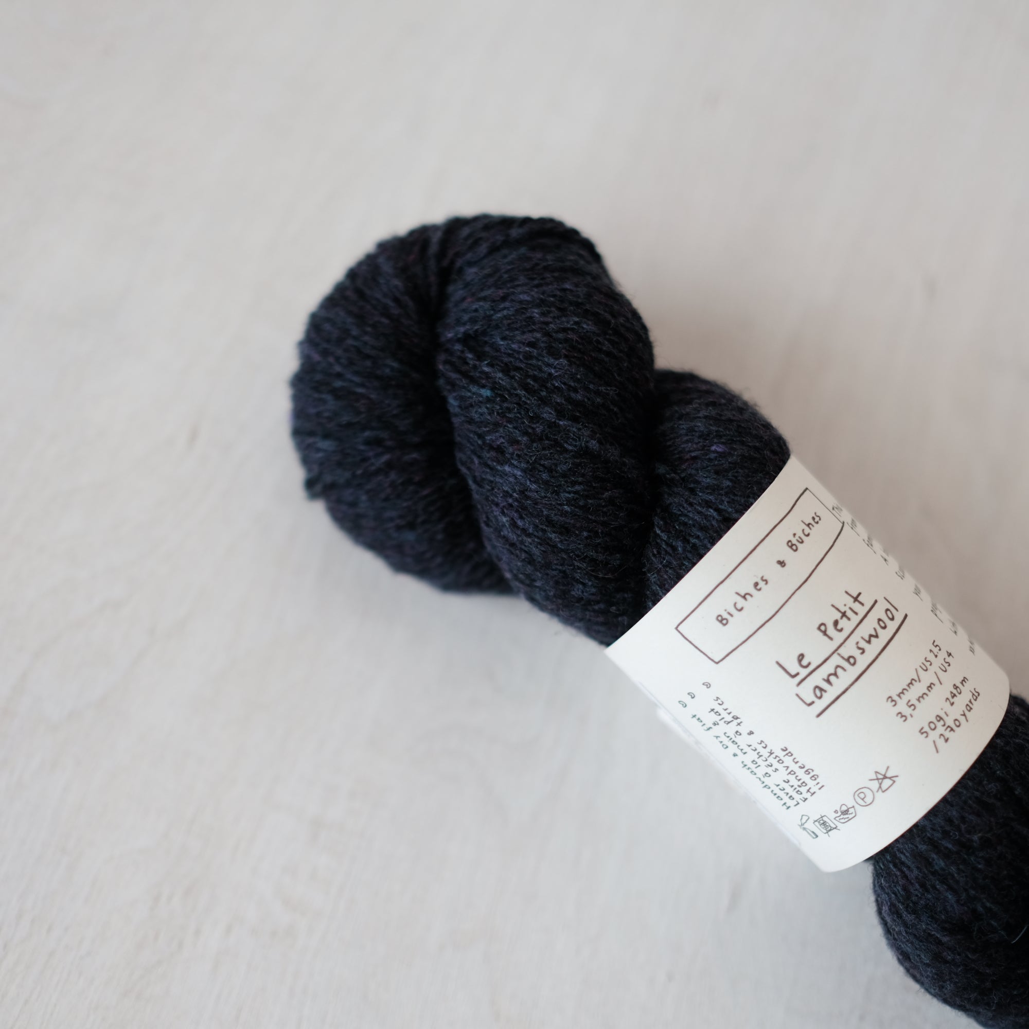 Premium Soft Lambswool Blanket - Ultra Cozy & Warm Winter Throw for Home, Bed, Sofa - Perfect for Gifts, Relaxing & Cold Weather Comfort