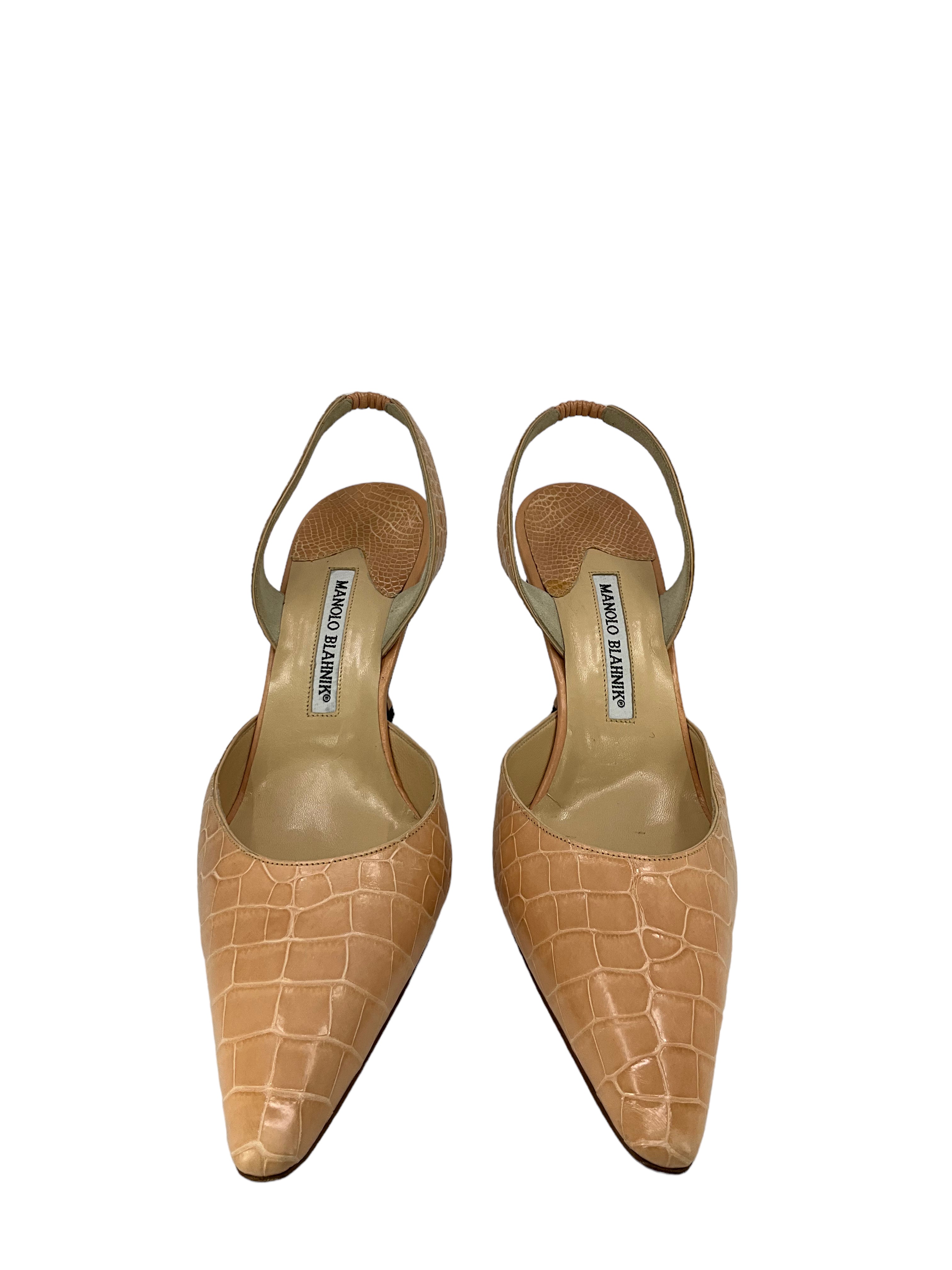 Manolo Blahnik Peach Satin Slingback Heels Women's Size 11 - Perfect for Weddings, Parties & Special Occasions