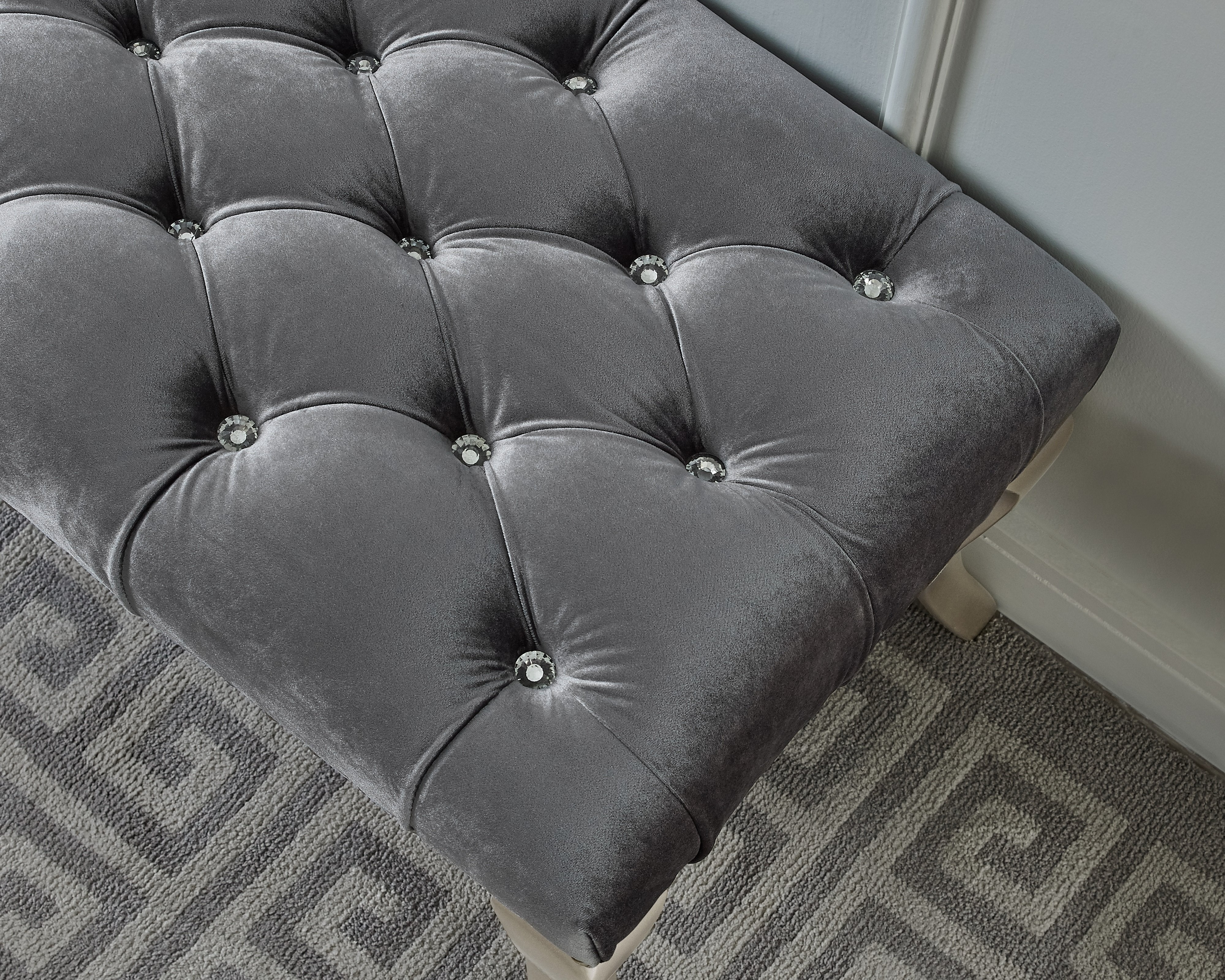 Roundhill Furniture Decor Maxem Tufted Fabric Upholstered Bench with Nailhead Trim - Gray Accent Seat for Living Room, Bedroom or Entryway