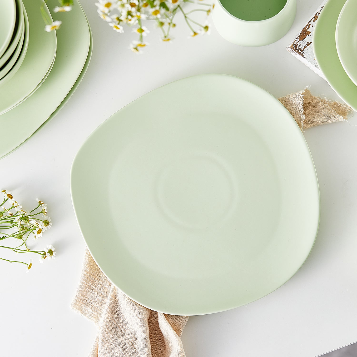 Delilah Porcelain Dinner Plate Set - 6-Piece Elegant Bone China Plates for Fine Dining, Parties & Home Decor