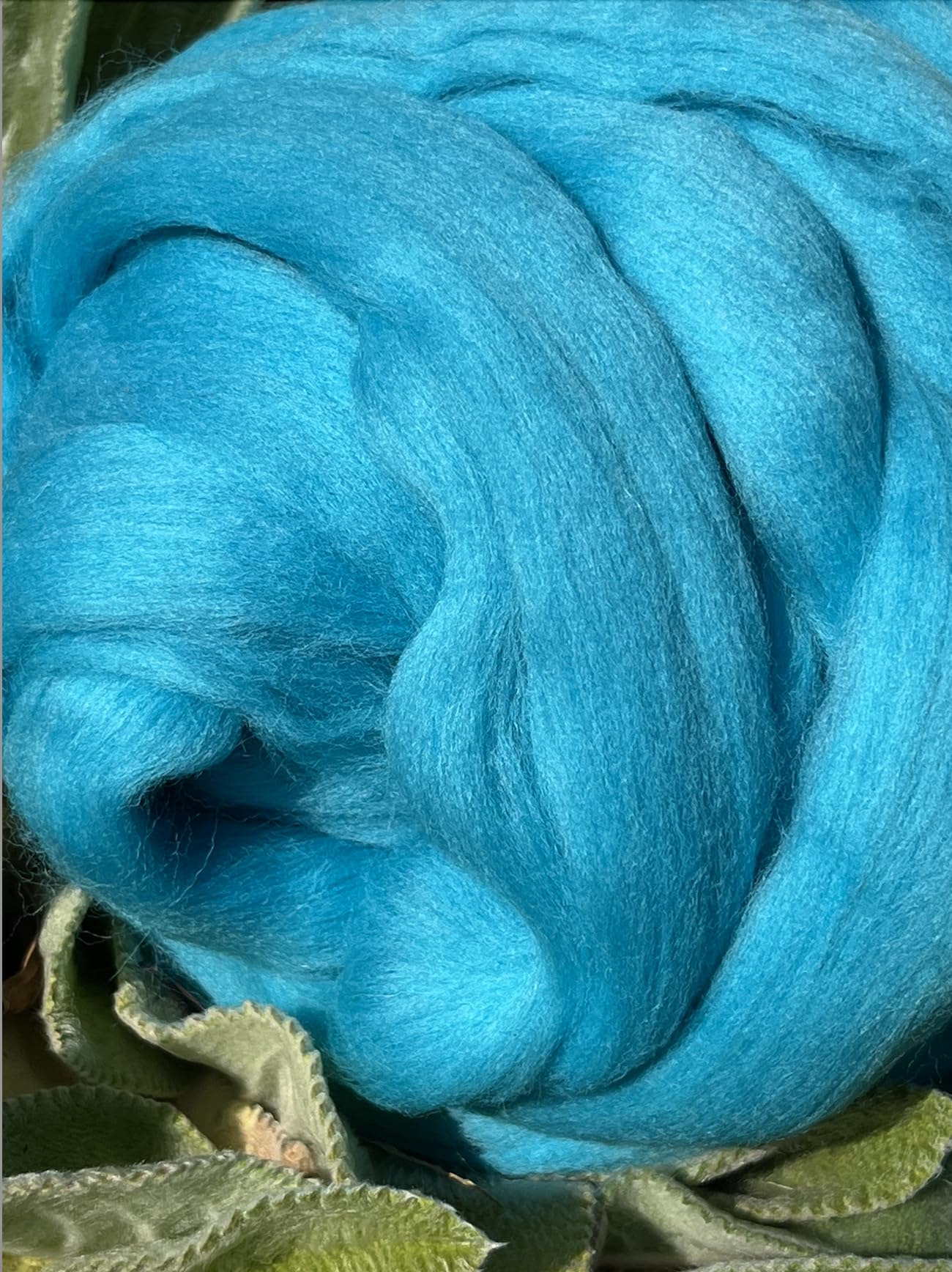 Premium Teal Blue 100% Australian Merino Wool Roving Fiber - Soft Spinning & Felting Yarn for Needle Felting, Chunky Knitting & DIY Crafts (1 lb) - Perfect for Handmade Scarves, Hats & Home Decor Projects