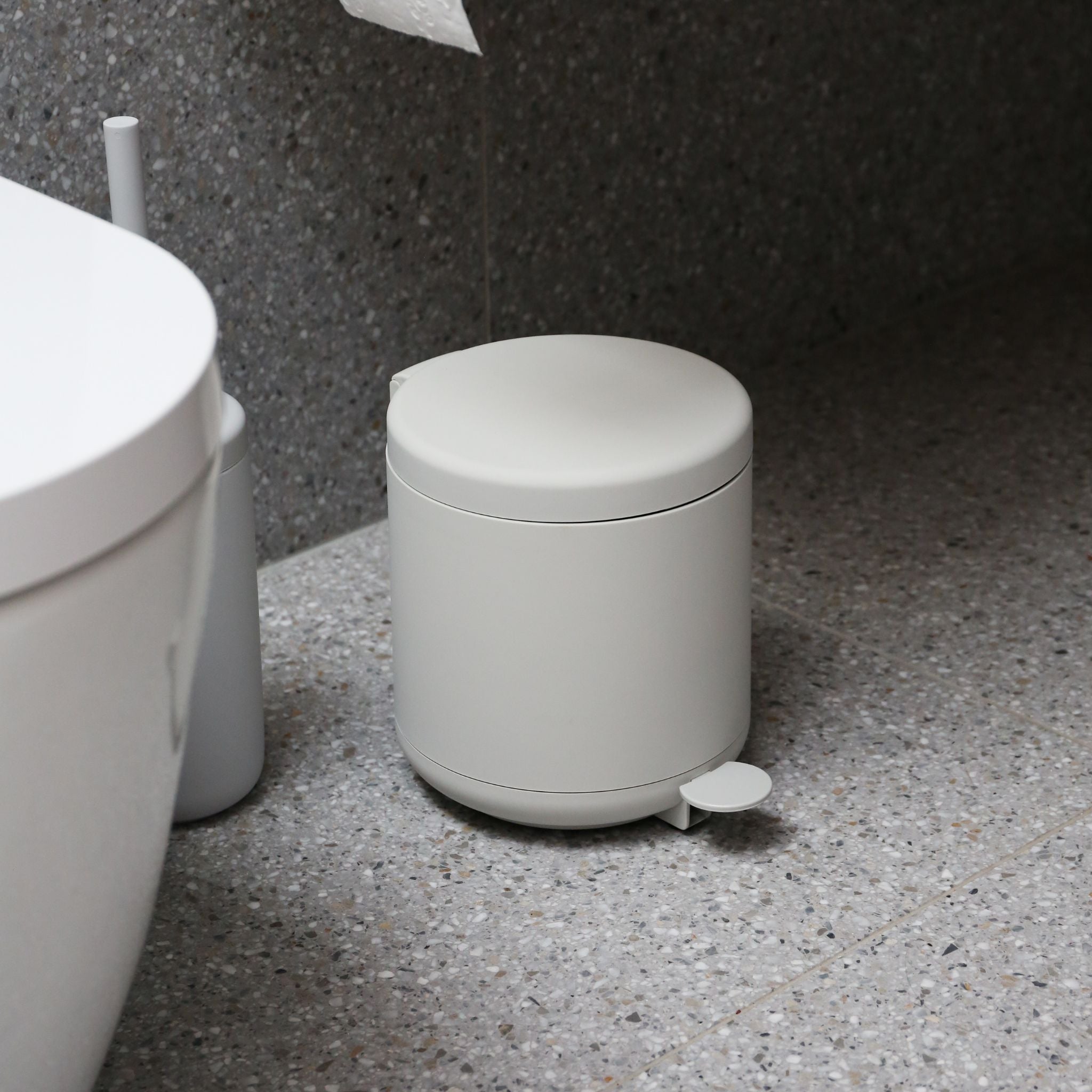 ZONE DENMARK Ume Soft Touch Pedal Bin 4L - Soft Grey | Modern Kitchen & Bathroom Trash Can with Foot Pedal for Hands-Free Use