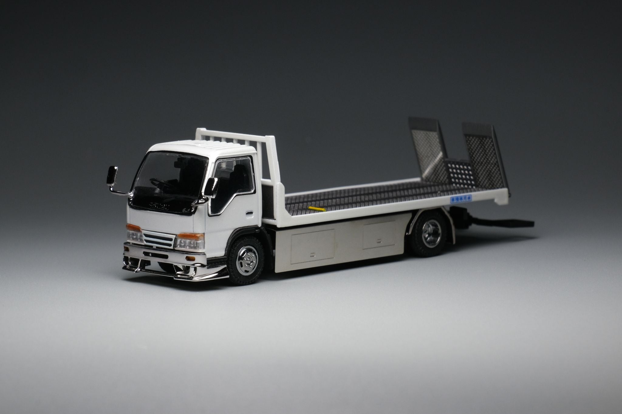 Peako Model x YES Model Flatbed Tow Truck in White V2 - Heavy Duty Towing Vehicle for Car Transport & Recovery - Perfect for Auto Shops, Roadside Assistance & Emergency Towing Services