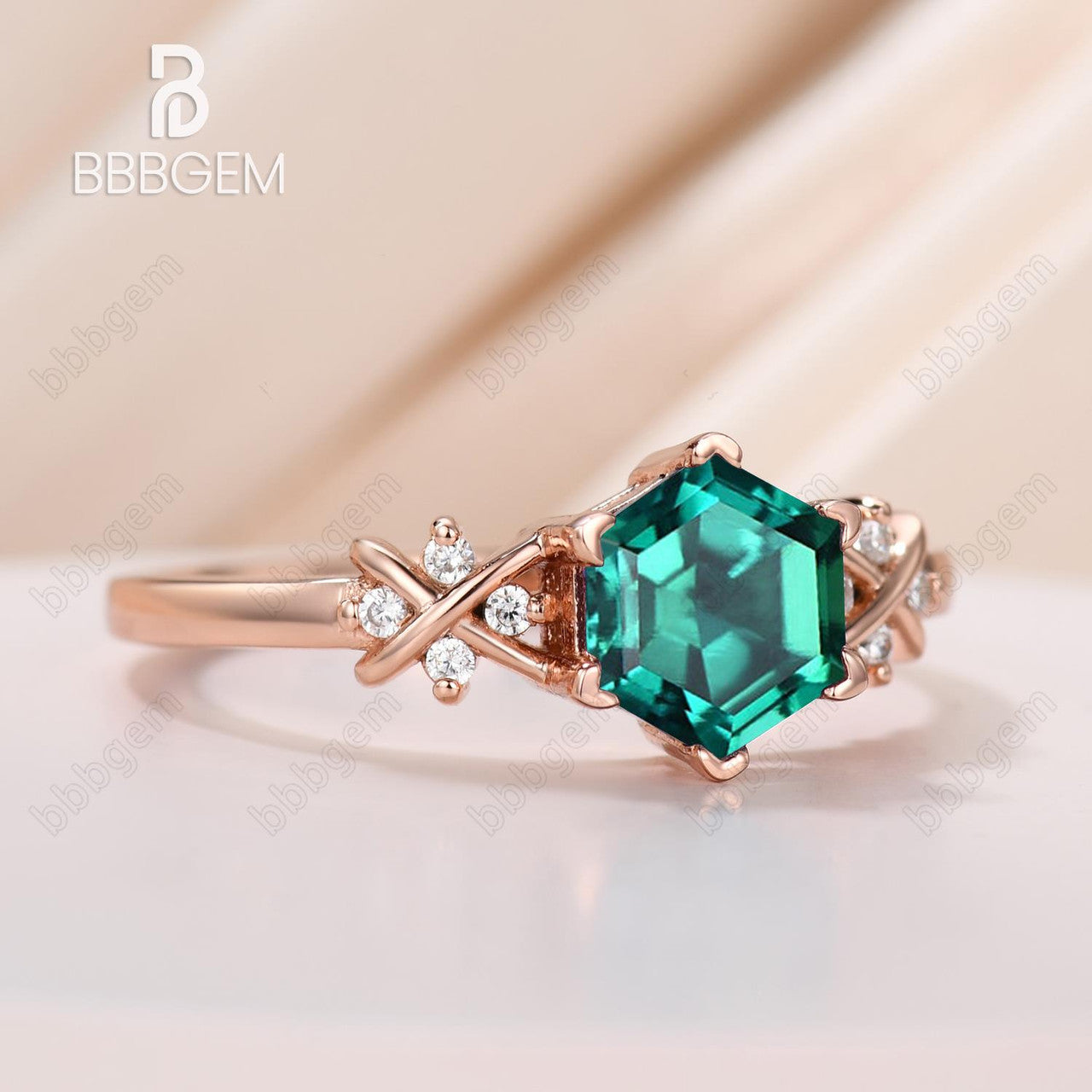 1.0ct Hexagon Lab-Created Emerald Cluster Ring for Women - Elegant Green Emerald Engagement Ring, Wedding Band, Mother's Day Gift | Perfect for Proposals, Anniversaries & Special Occasions
