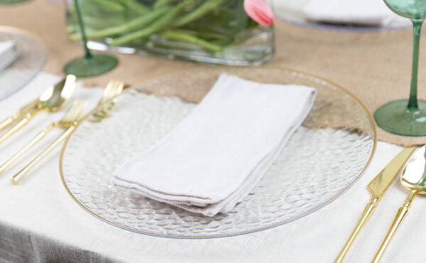4 Pack Clear & Gold Rim Hammered 13-Inch Round Plastic Charger Plates - Elegant Dinnerware for Weddings, Parties & Formal Dining