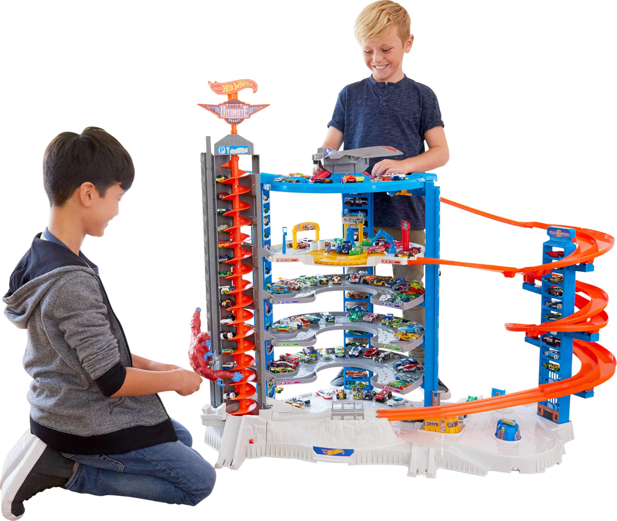 Hot Wheels Super Ultimate Garage Toy Car Track Set with 4 1:64 Scale Die-Cast Cars | 3+ Feet Tall Playset with Motorized Gorilla & Storage for 140 Cars | Amazon Exclusive | Perfect for Kids' Birthday Gifts & Racing Playtime