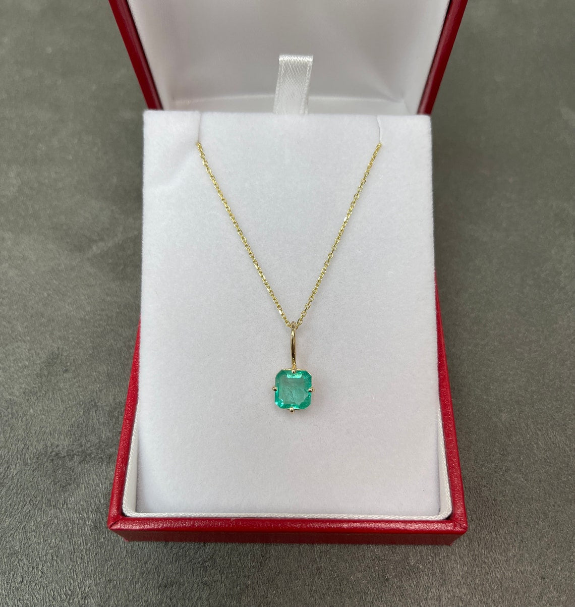 2.50 Carat Colombian Emerald Medium Green Classic Solitaire Pendant in 14K Gold | Elegant Necklace for Women, Perfect Gift for Anniversary, Birthday & Special Occasions