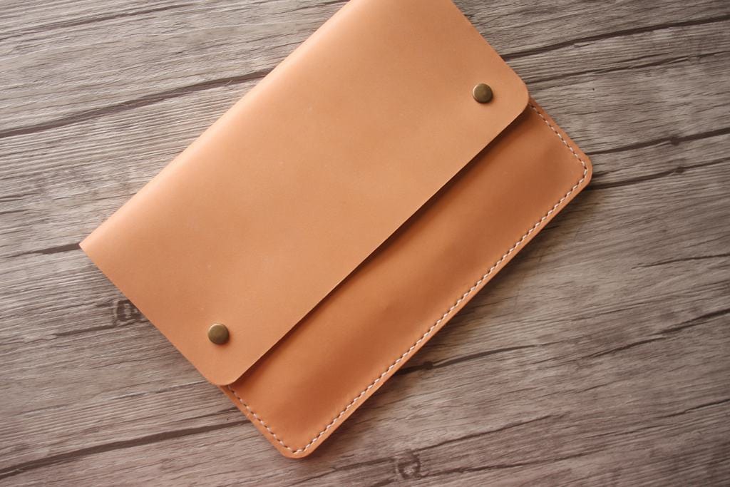 Custom Engraved Leather Kindle Paperwhite Case Cover - Premium Protective Sleeve for Reading, Travel & Daily Commute