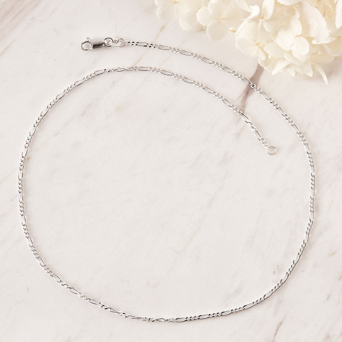 Stylish Figaro Chain for Men & Women - 18K Gold Plated Cuban Link Necklace - Perfect for Gifts, Parties & Everyday Wear