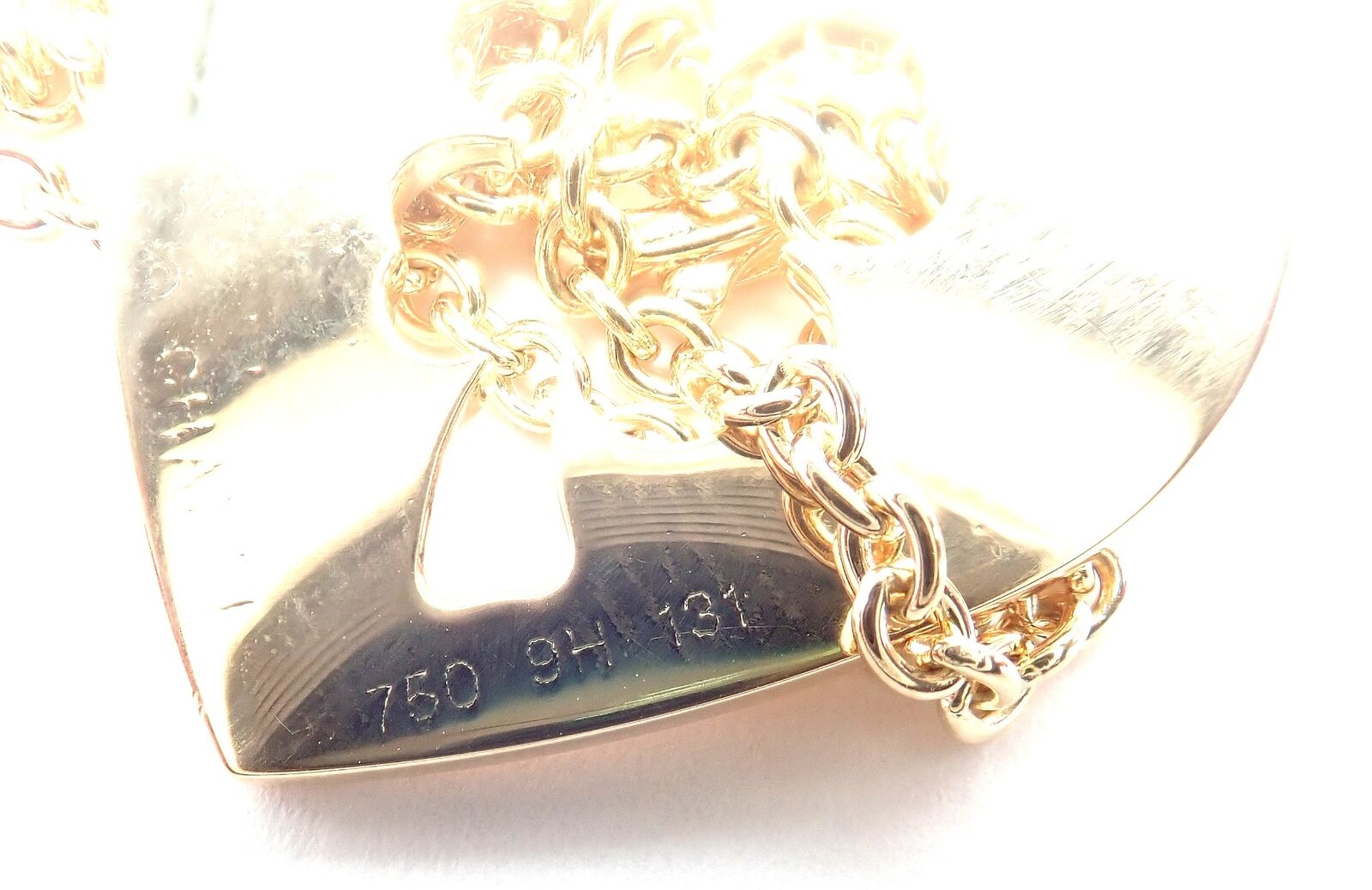 Authentic Chanel 4 Leaf Clover 18k Yellow Gold Heart Pendant Necklace - Elegant Link Chain for Women | Perfect Gift for Birthday, Anniversary & Special Occasions
