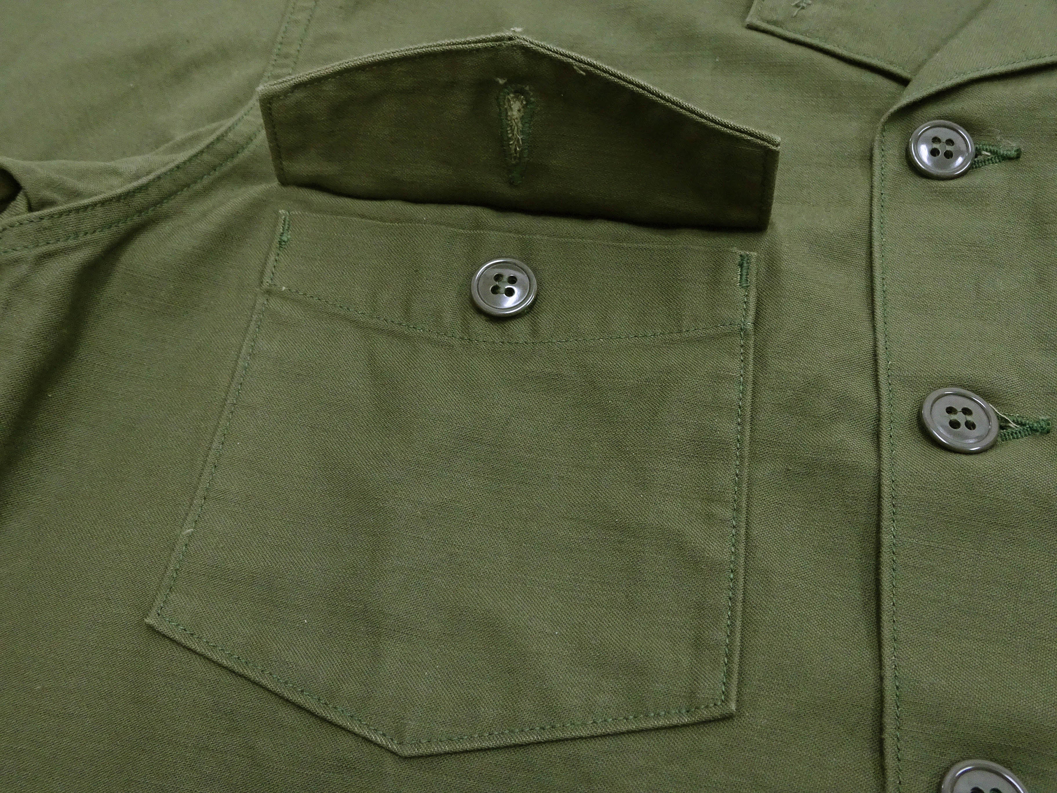 TOYS McCOY Men's Vintage Military Long Sleeve Shirt - U.S. Army OG 107 Utility Shirt Reproduction (TMS2504) in Olive Green | Perfect for Outdoor Adventures, Reenactments & Casual Wear