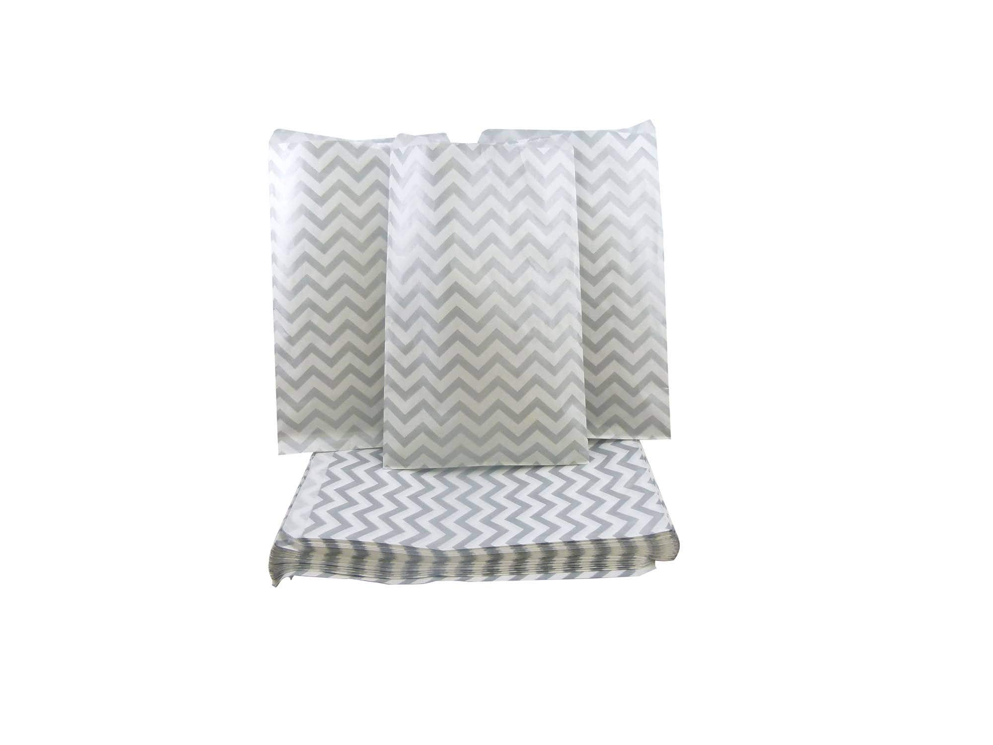 100 Pack 6x9 Inch Silver Chevron Pattern White Kraft Paper Gift Bags - Elegant Party Favor Bags for Cookies, Treats, Wedding Favors, Birthday Gifts & Retail Packaging - Eco-Friendly & Durable - Perfect for Christmas, Baby Showers & Corporate Events
