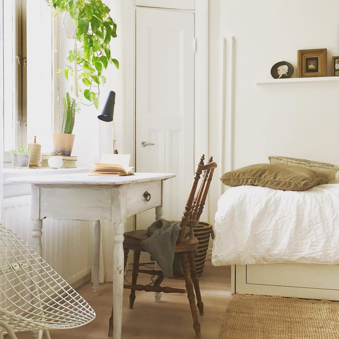 Stylish Birdy Table Lamp - Modern Decorative Lighting for Bedroom, Living Room & Office - Perfect for Reading, Working & Relaxing