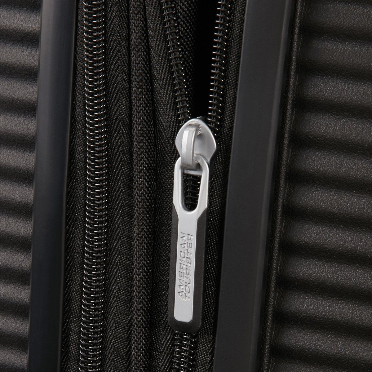 American Tourister Curio Spinner Medium Luggage - 24