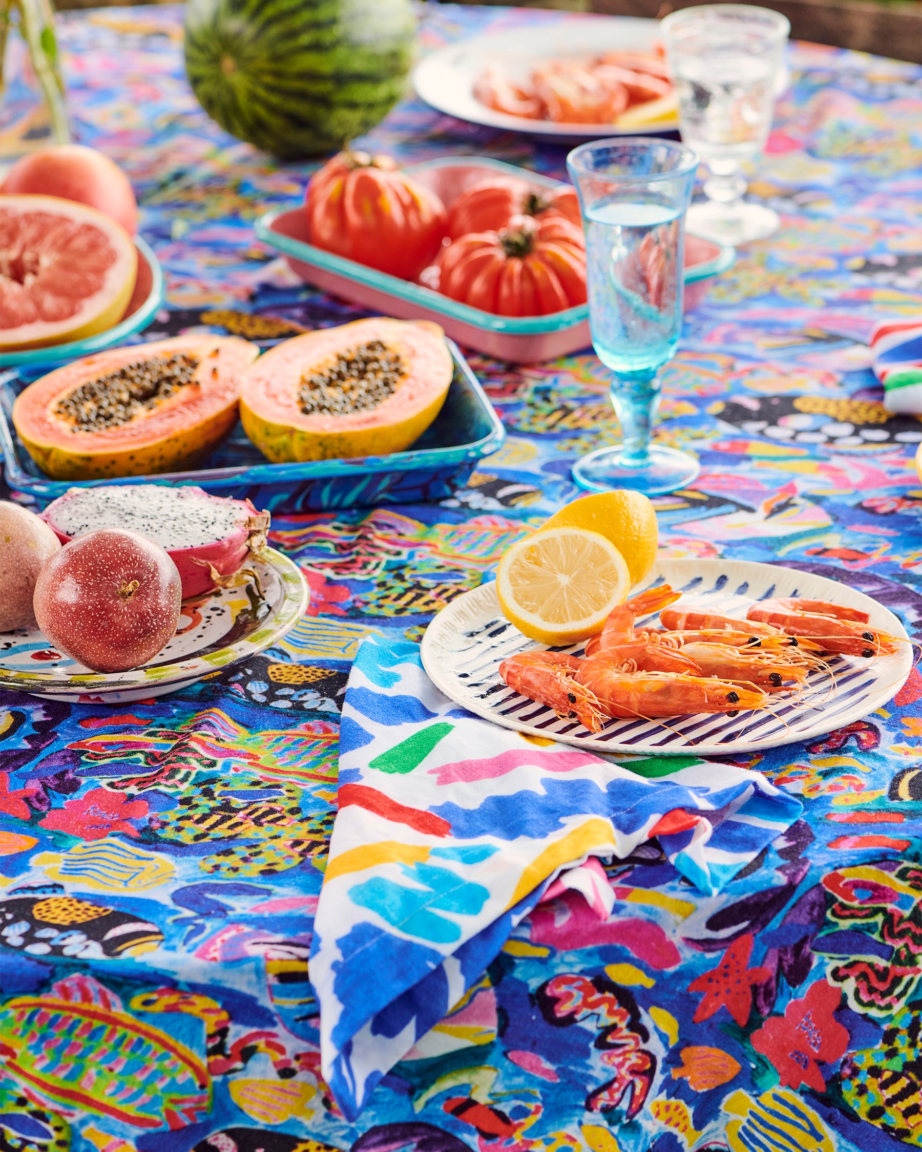 Kip&Co X Ken Done Barrier Reef Garden Round Linen Tablecloth - Stylish & Durable 100% Linen Table Cover for Dining, Outdoor Picnics & Beach Parties