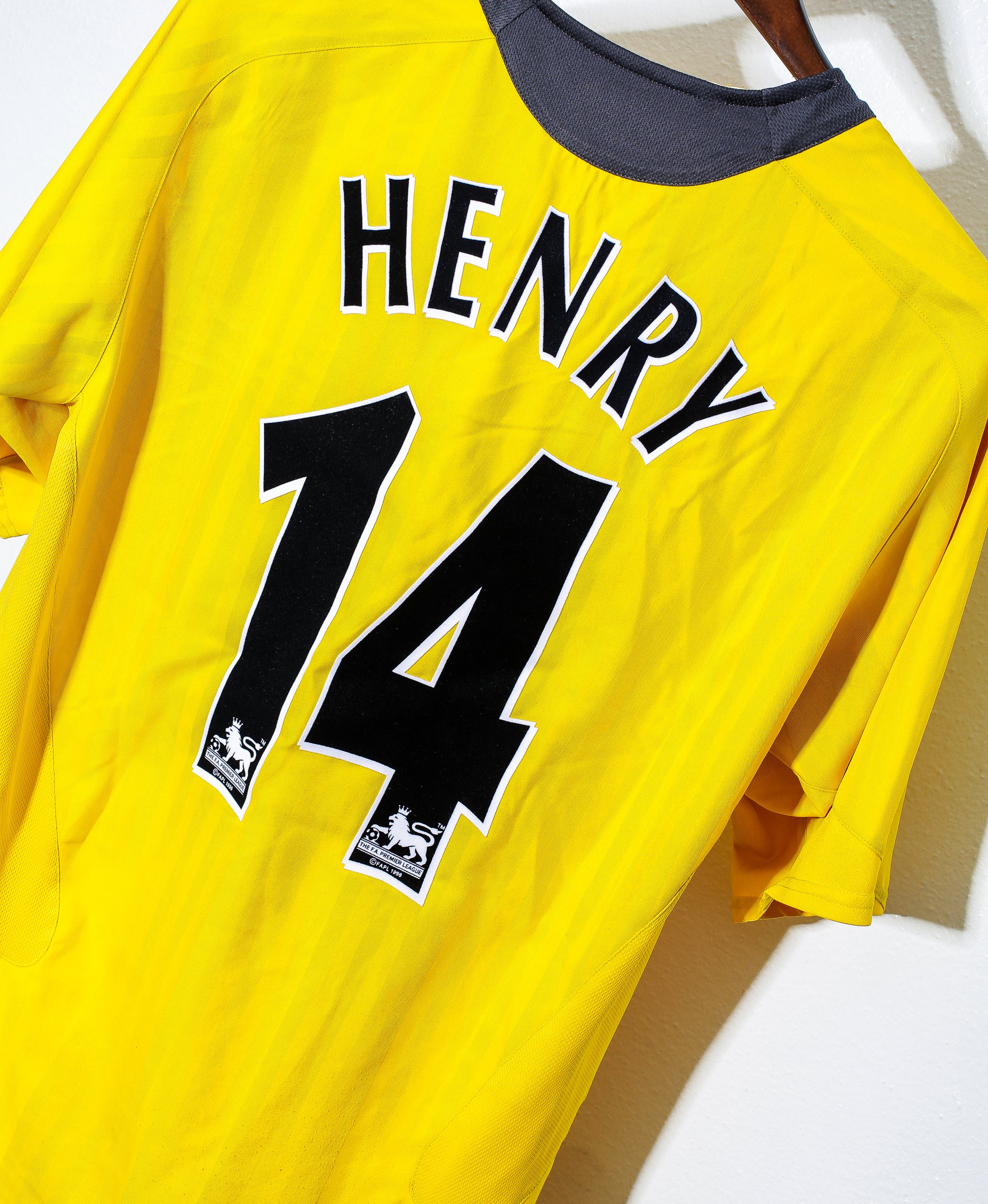 2005 Arsenal Away #14 Henry Jersey XL - Authentic Football Shirt for Fans & Collectors - Perfect for Matches, Gifts & Memorabilia