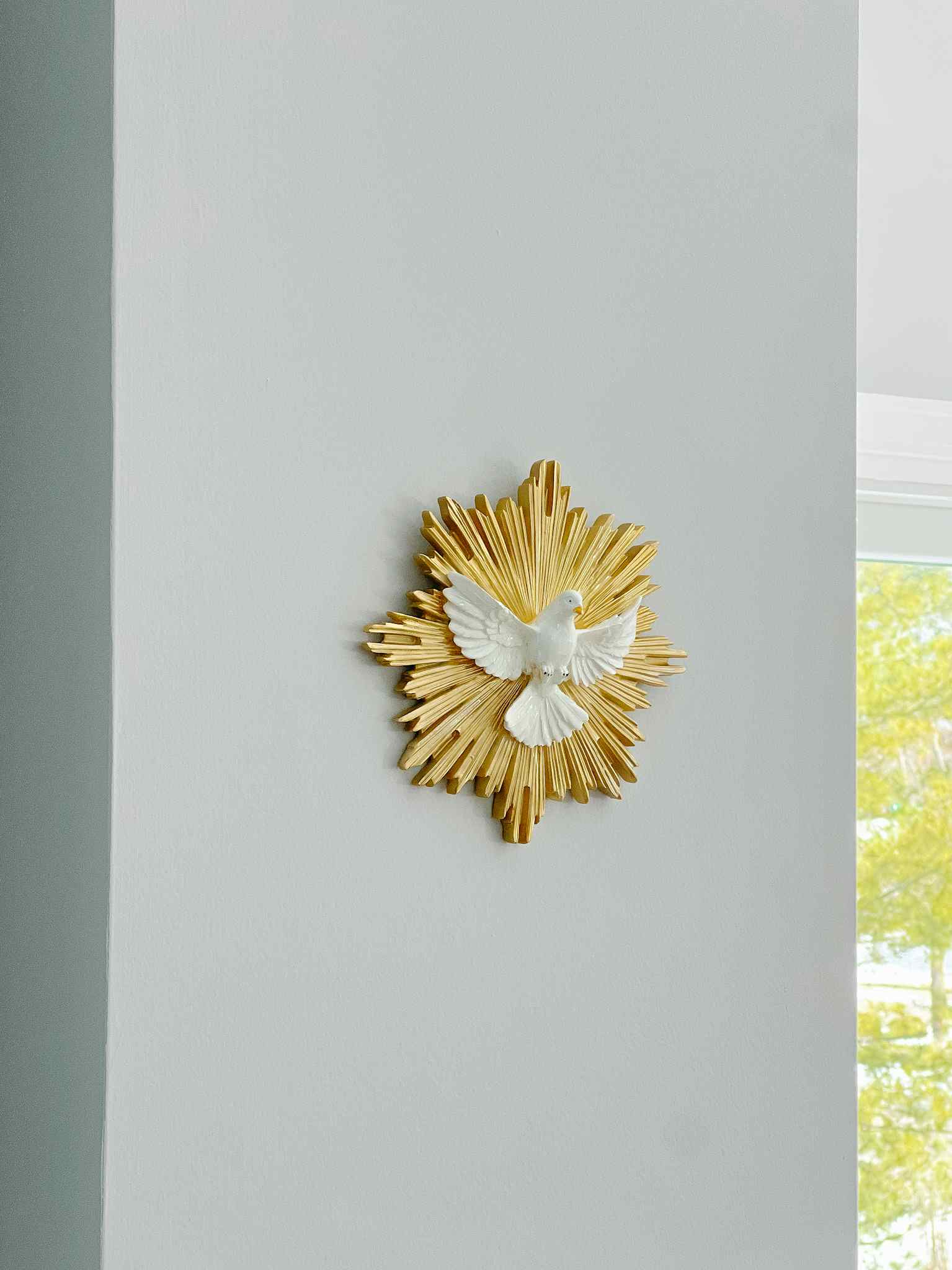 Holy Spirit Wall Plaque - Inspirational Christian Home Decor for Living Room, Bedroom & Office - Perfect for Prayer Spaces & Gift Giving
