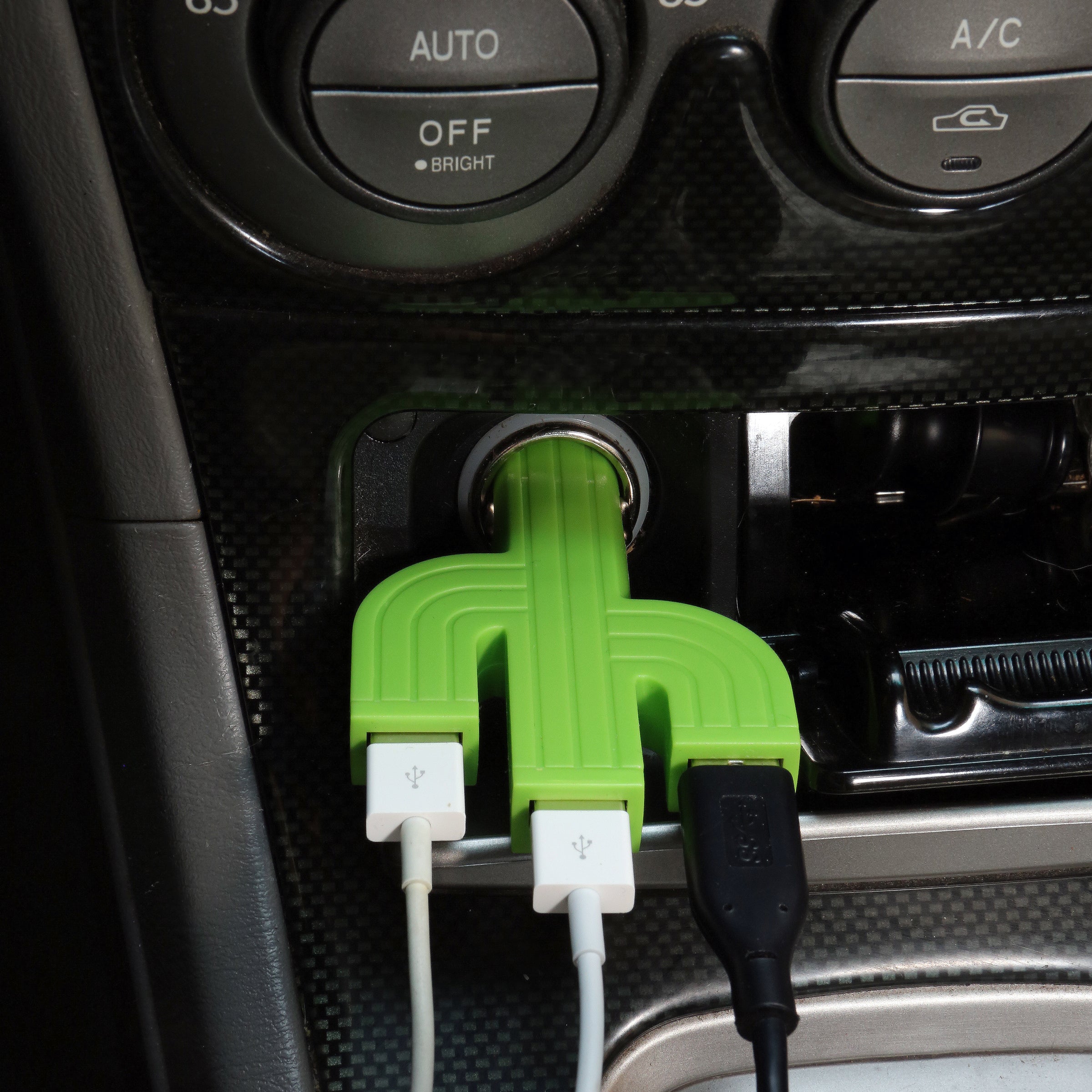Fast Charging USB C Car Charger Adapter - Dual Port 12V/24V Compatible for iPhone 15/14/13, Samsung Galaxy, iPad & More - Perfect for Road Trips & Daily Commute