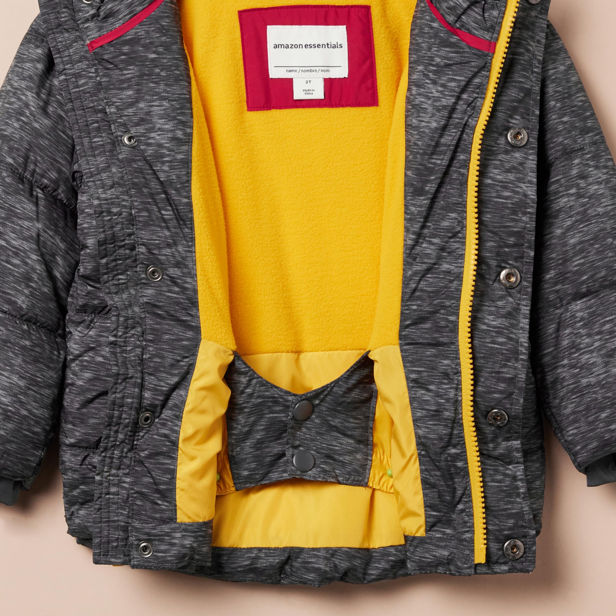Amazon Essentials Heavyweight Hooded Puffer Jacket for Babies, Toddlers & Boys - Warm Winter Coat for Outdoor Play, School & Daily Activities