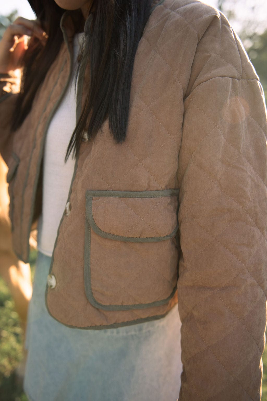 Stylish Brown Quilted Button-Down Jacket for Women | Cozy Fall & Winter Outerwear | Perfect for Casual Outings, Work & Travel
