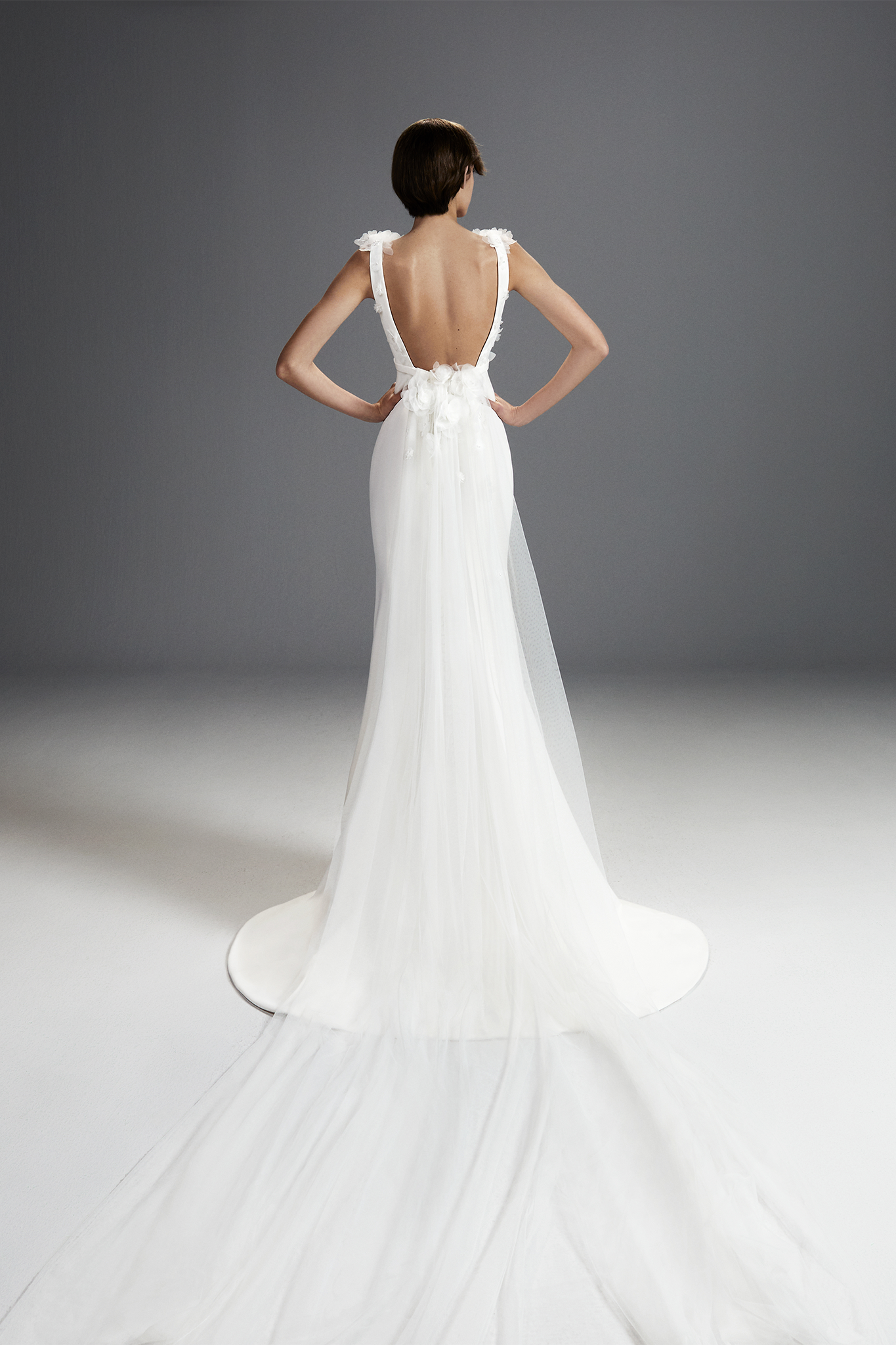 VIKTOR & ROLF Flower Bouquet Column Gown VRM381 - Elegant Formal Evening Dress for Weddings, Galas & Red Carpet Events