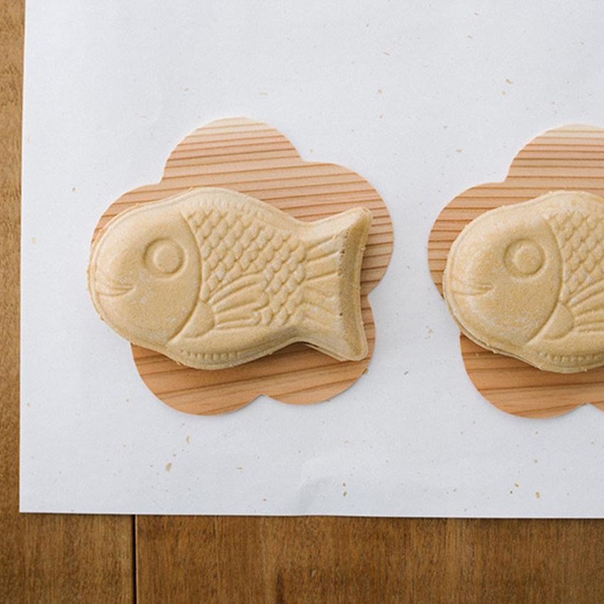 Delicious Meito Pukupuku Tai Taiyaki Chocolate Filled Fish Shaped Monaka Wafer Snacks (Pack of 10) - Perfect for Parties, Gifts & Japanese Dessert Lovers