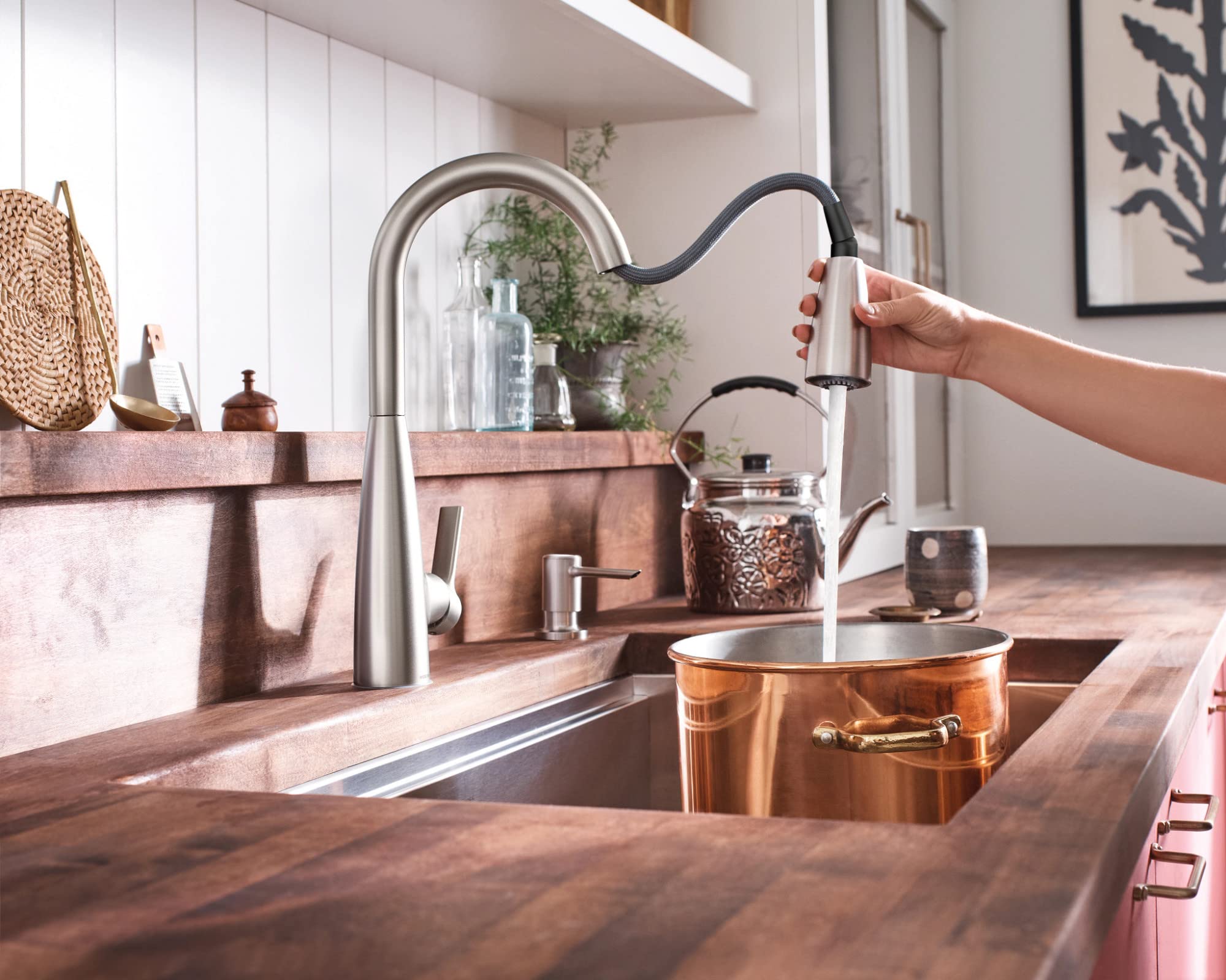 Moen Haelyn Spot Resist Stainless Steel Single-Handle Pull-Down Sprayer Kitchen Faucet with Power Boost Technology for Faster Cleaning | Includes Soap Dispenser | Model 87627SRS | Perfect for Modern Kitchens and Busy Households