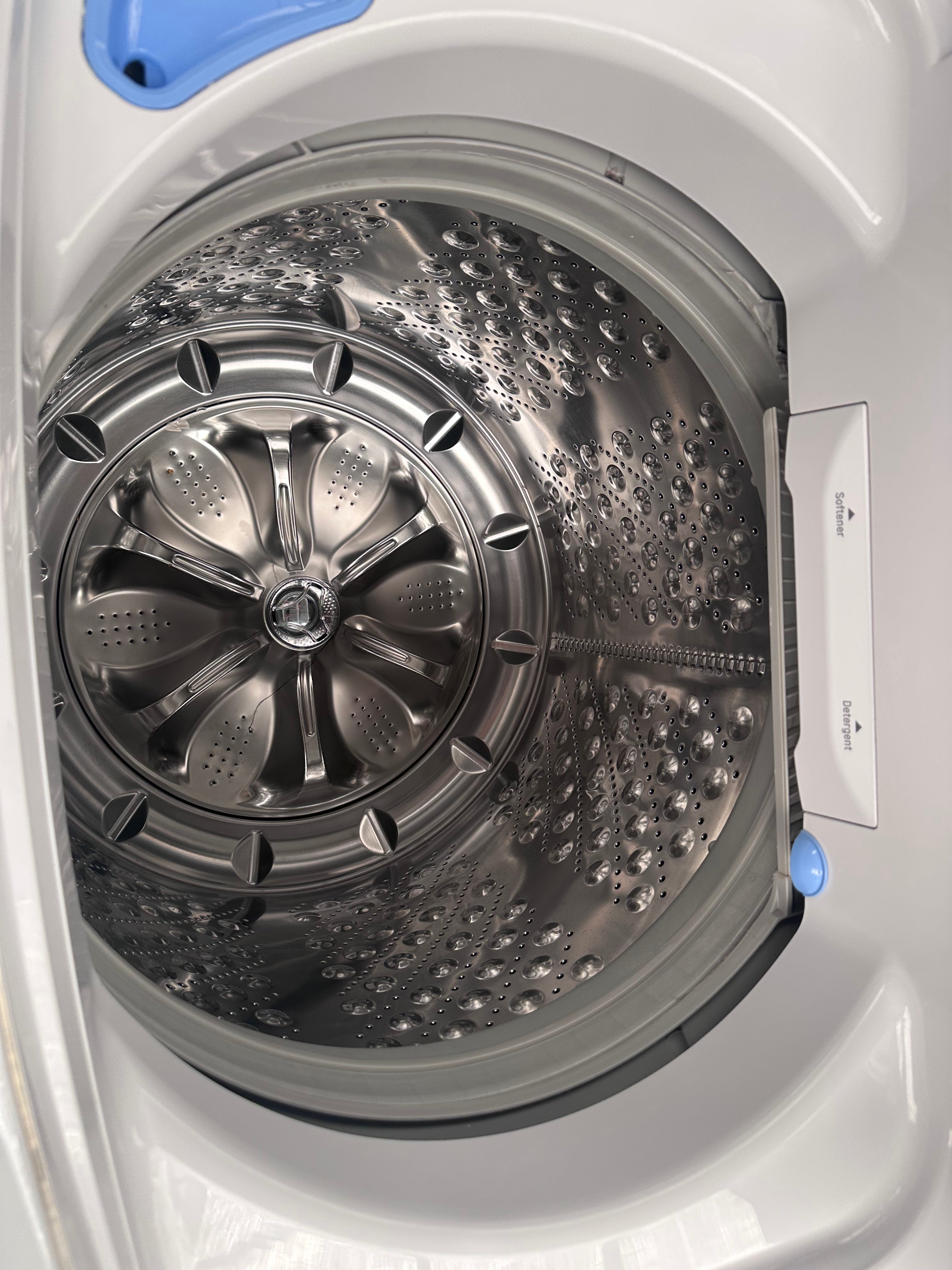 Refurbished LG 14kg Top Loading Washing Machine - Large Capacity Laundry Washer for Home, Apartment & Dorm Use