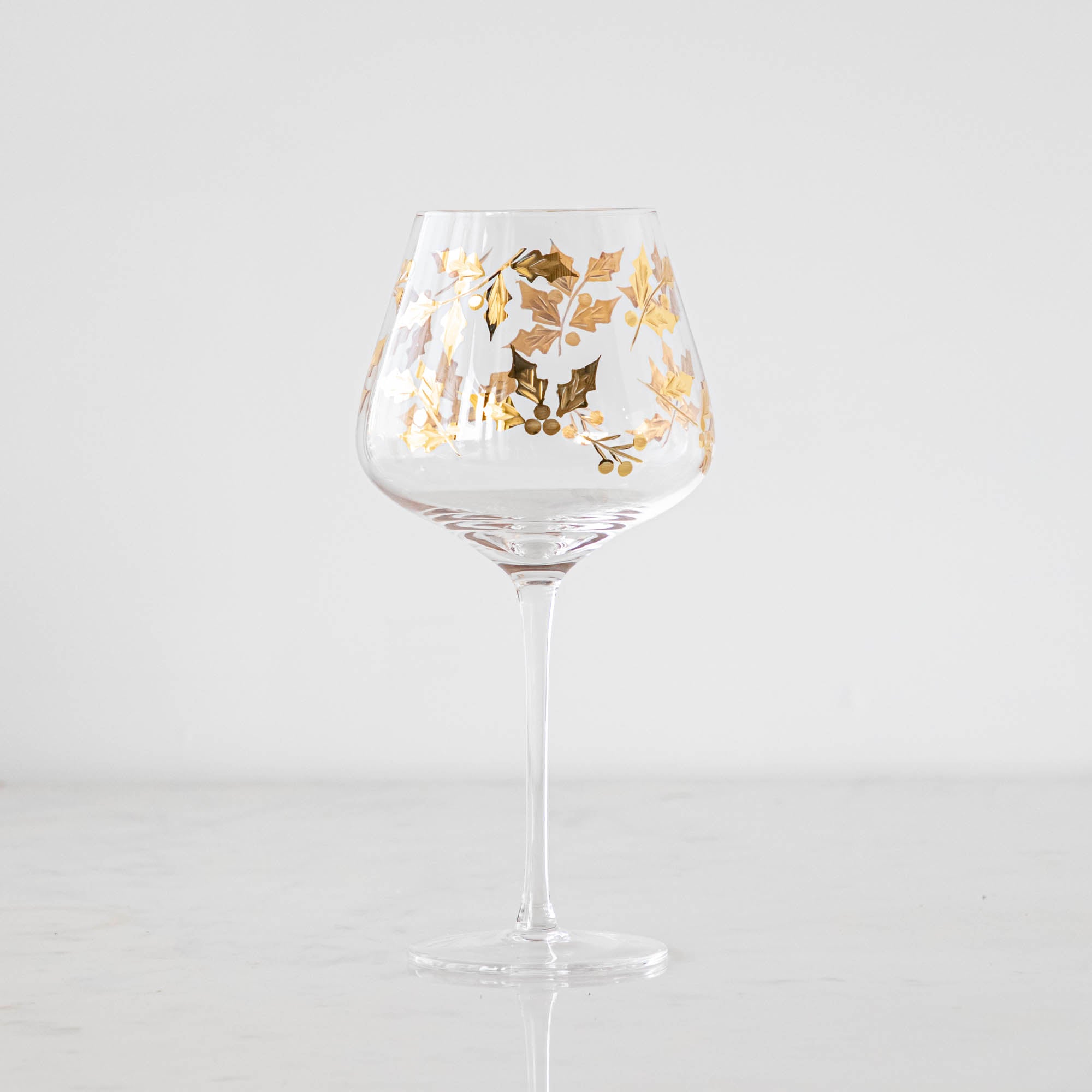 Elegant Gold Holly Etched Glassware Set - Premium Holiday Drinkware for Christmas Parties, Home Decor & Gift Giving
