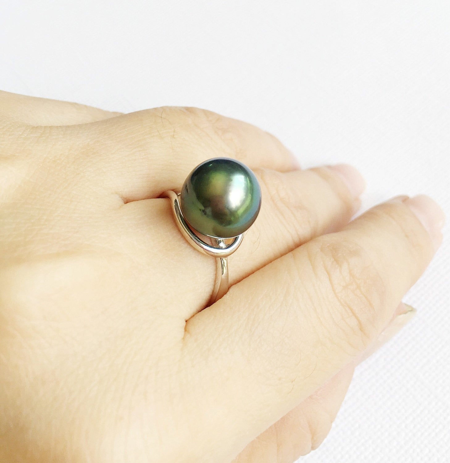 Exquisite Tahitian Pearl Teardrop Ring (R150) - Elegant Jewelry for Women, Perfect for Weddings, Parties & Special Occasions