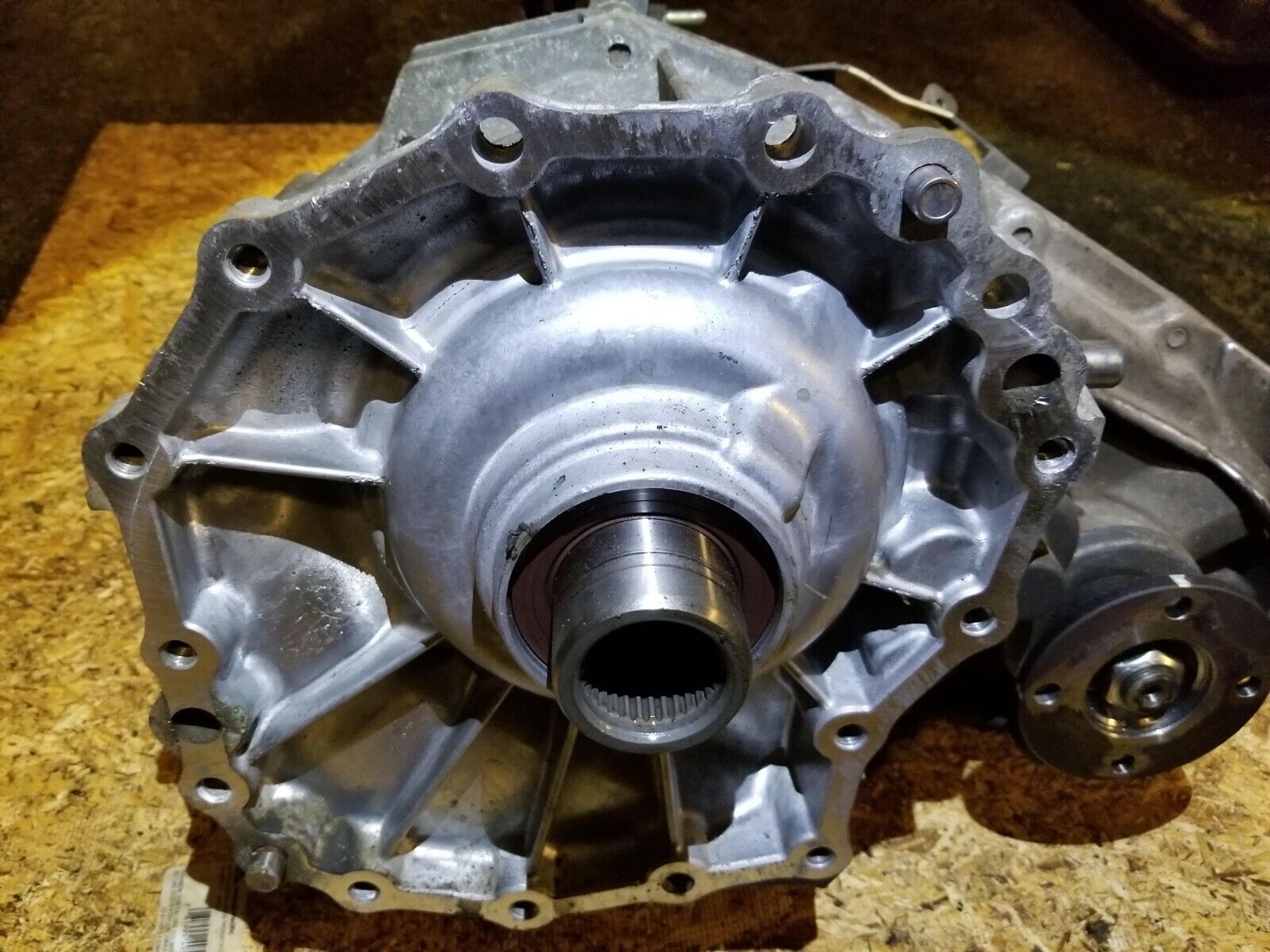 04-07 Infiniti QX56 Transfer Case OEM Replacement Part - Perfect for Off-Roading & Towing Scenarios