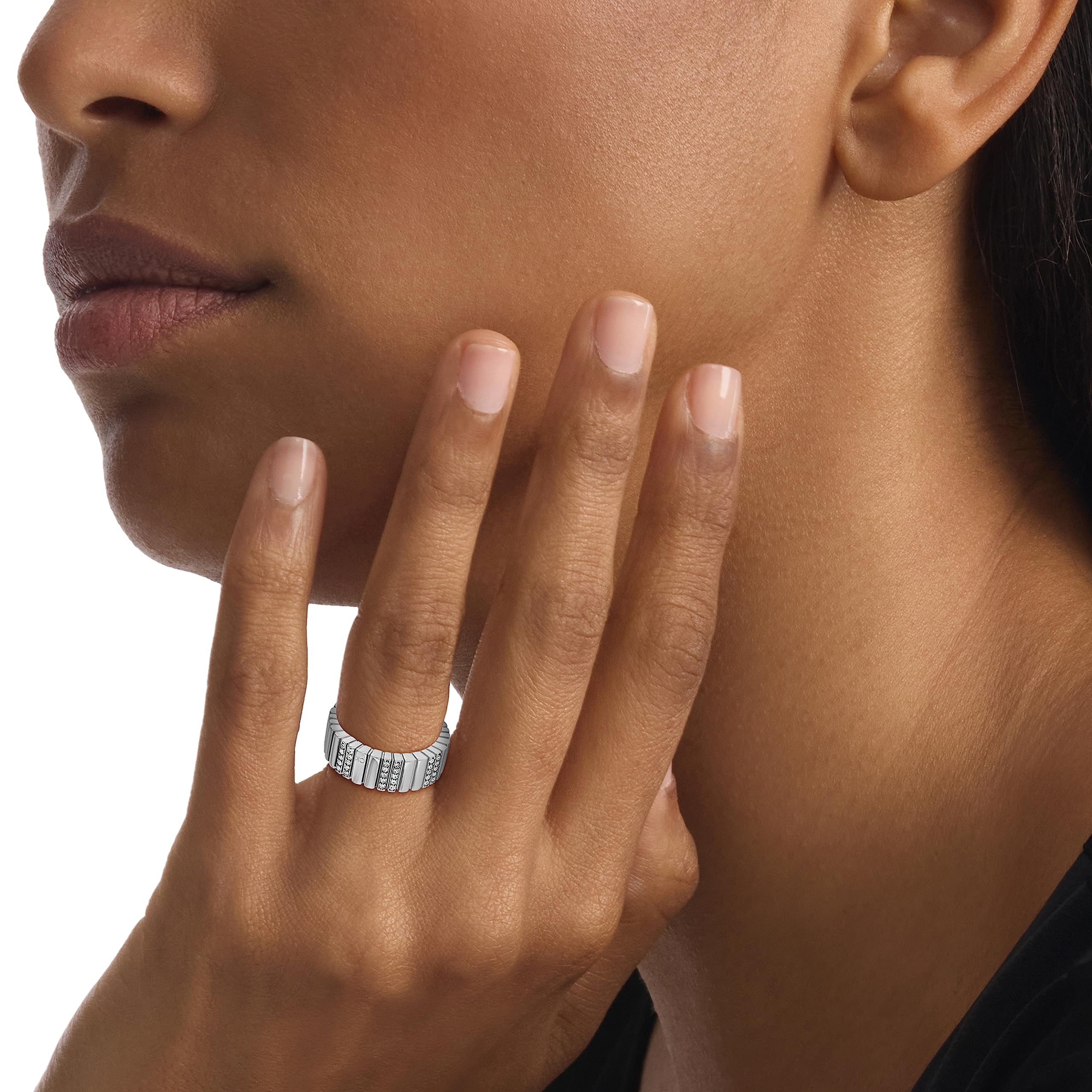 Calvin Klein Women's Crystal Ring - Minimalist Metal Jewelry for Everyday Wear